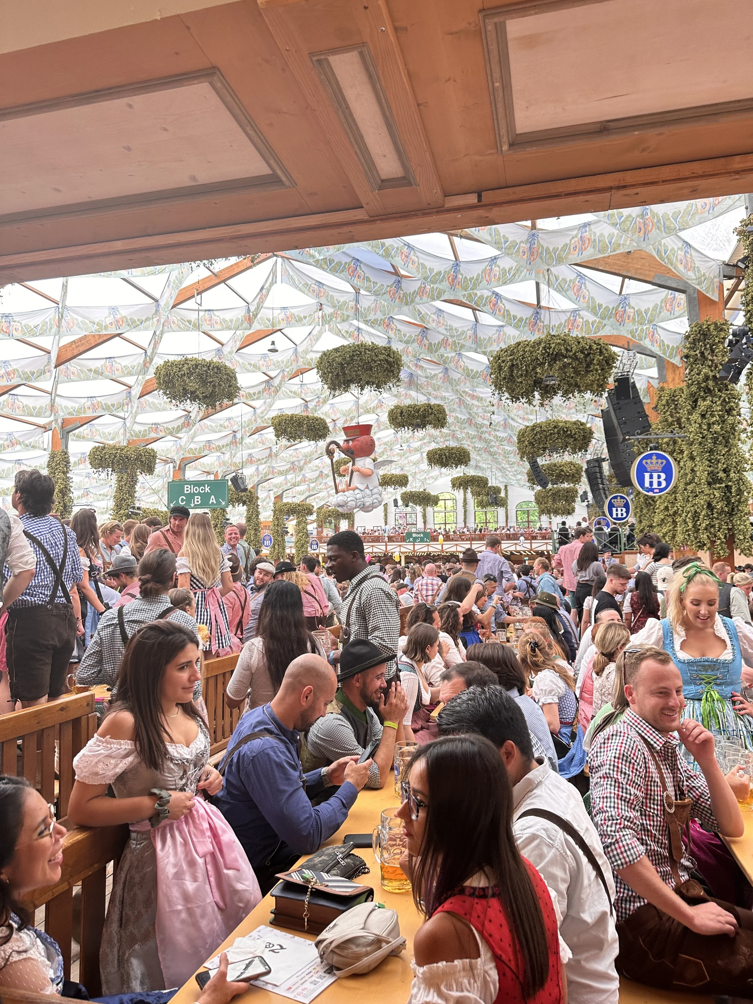 Hofbräu-Festzelt, Oktoberfest