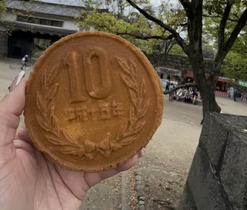 10 yen coin pancake in Osaka