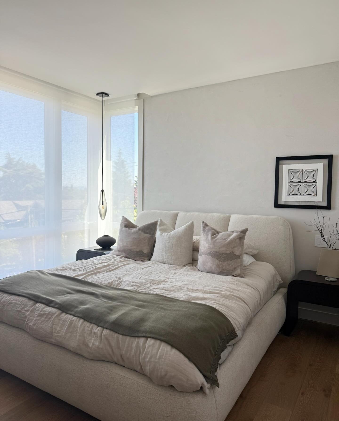Soft textures, natural light, and our smooth Venetian plaster &mdash; the perfect trio for a serene bedroom sanctuary. ✨ #seattlenaturalplasters