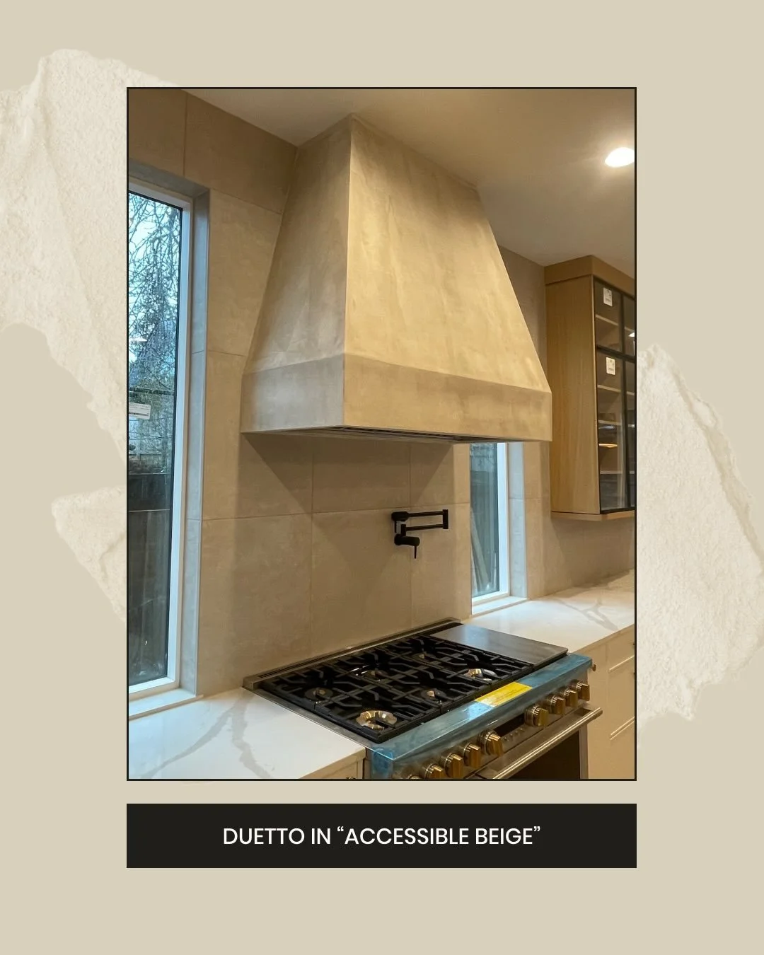 This custom kitchen hood finished in Duetto &mdash; Accessible Beige, brings warmth and depth while keeping the space clean and elevated. A subtle statement that feels both modern and lived-in.

Crafted by us, Seattle Natural Plasters.