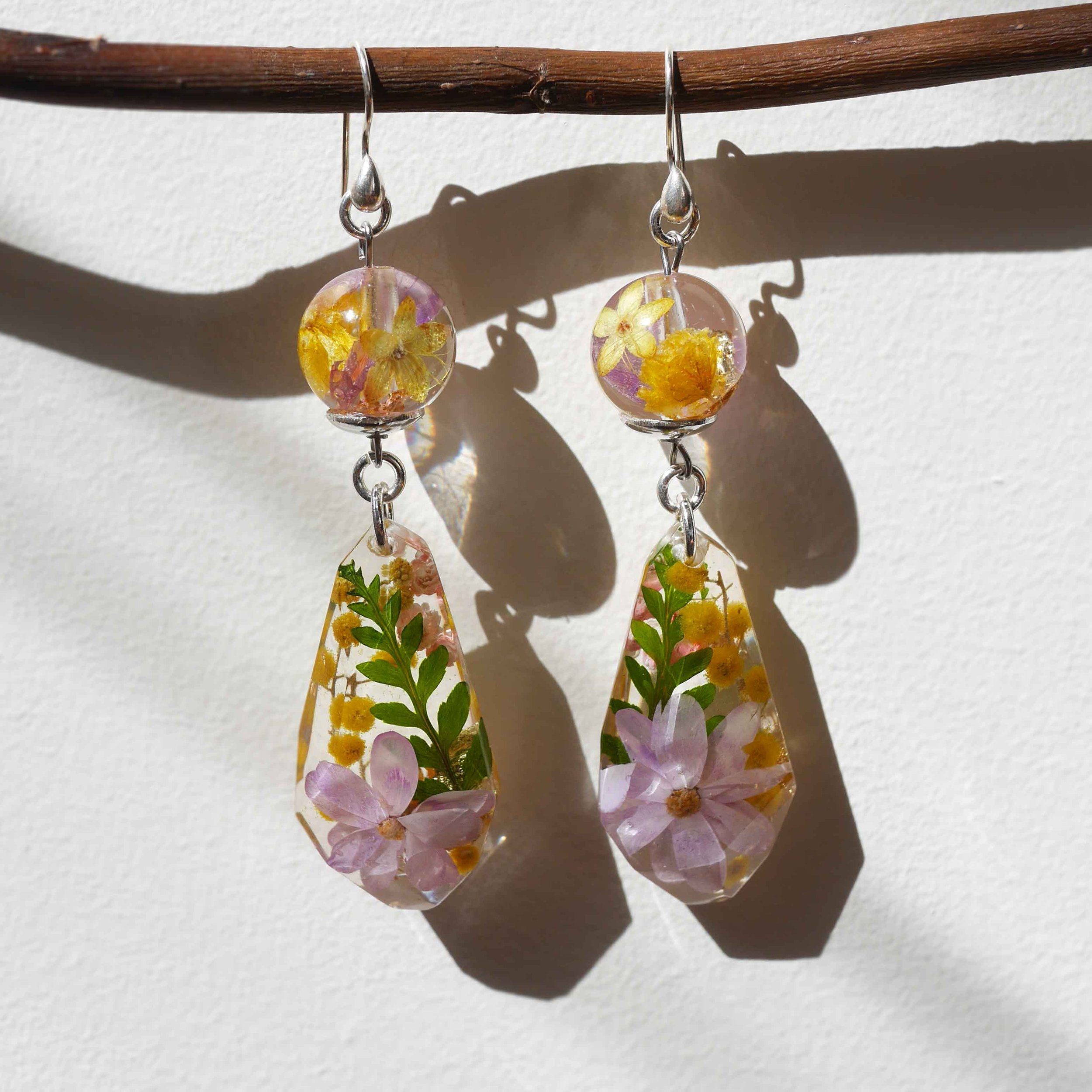 Online Exclusive - Resin Flower Earrings Pink | Parfois