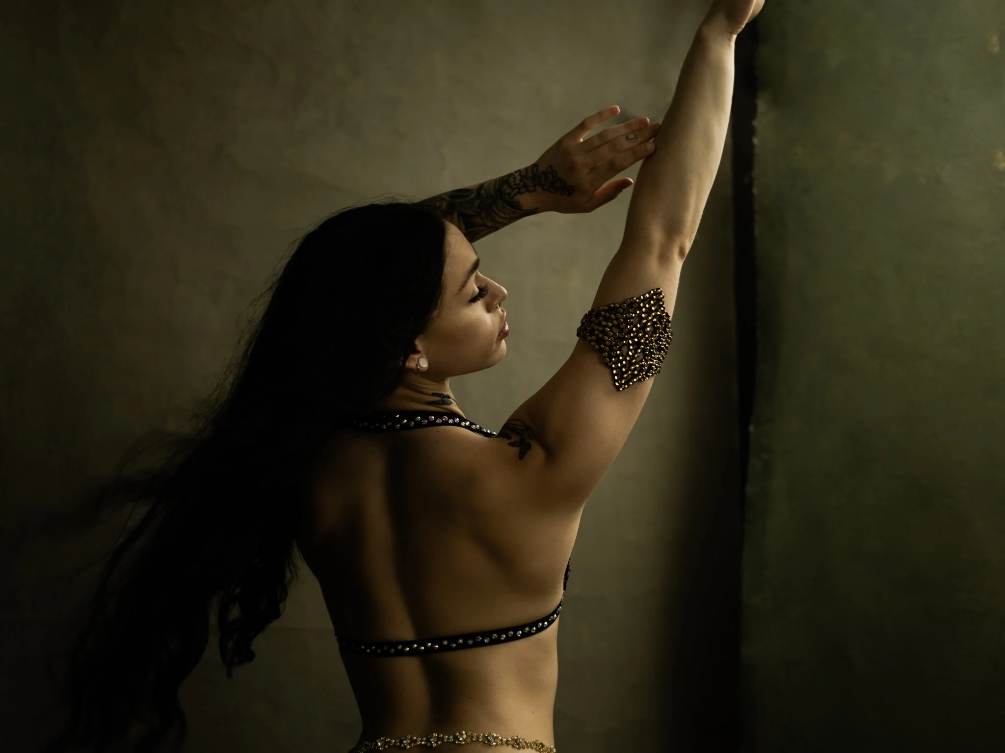 Artistic boudoir photography in Oregon studio by Shimizu Photography