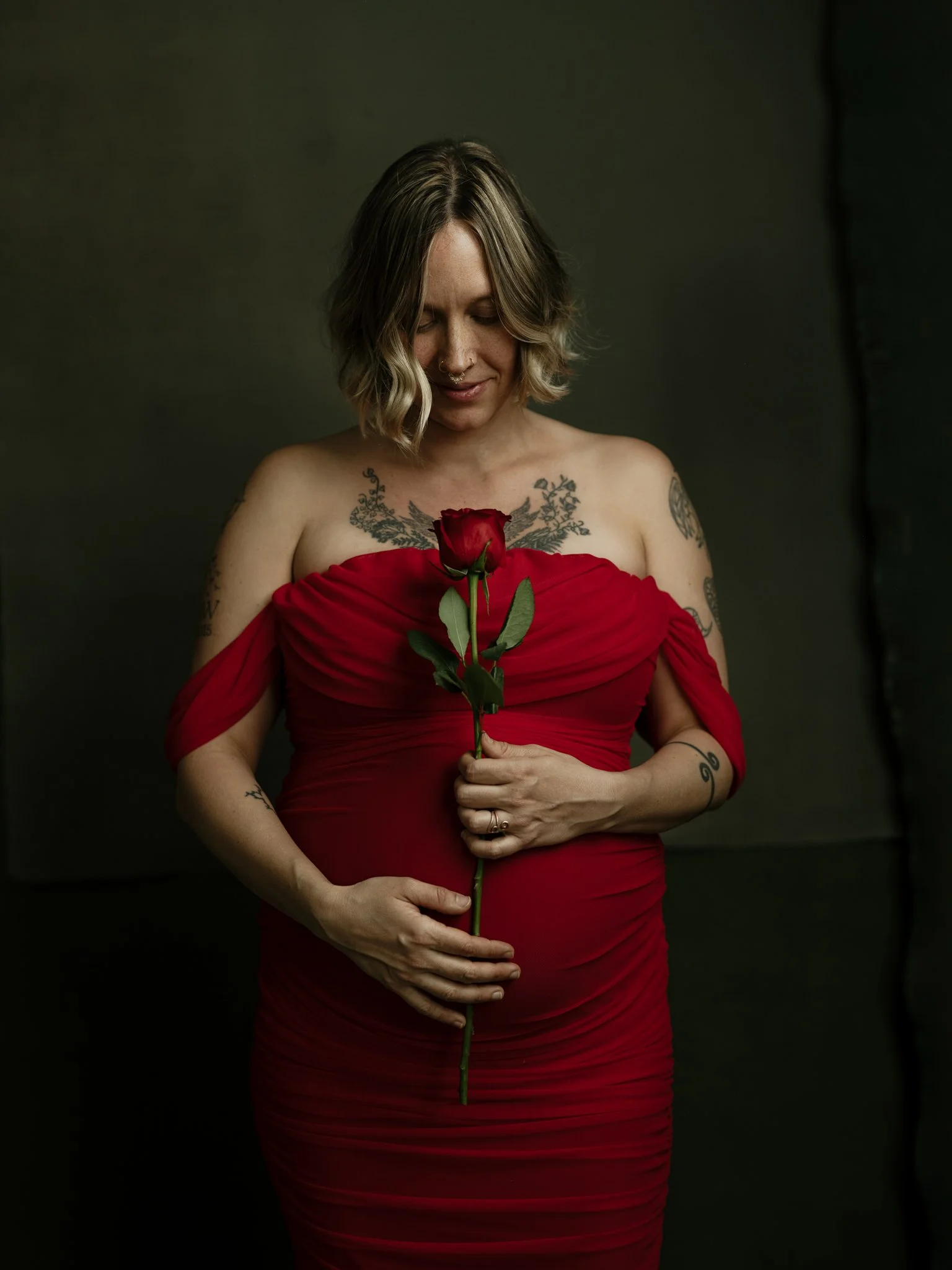 Artistic maternity photography in Oregon studio by Shimizu Photography