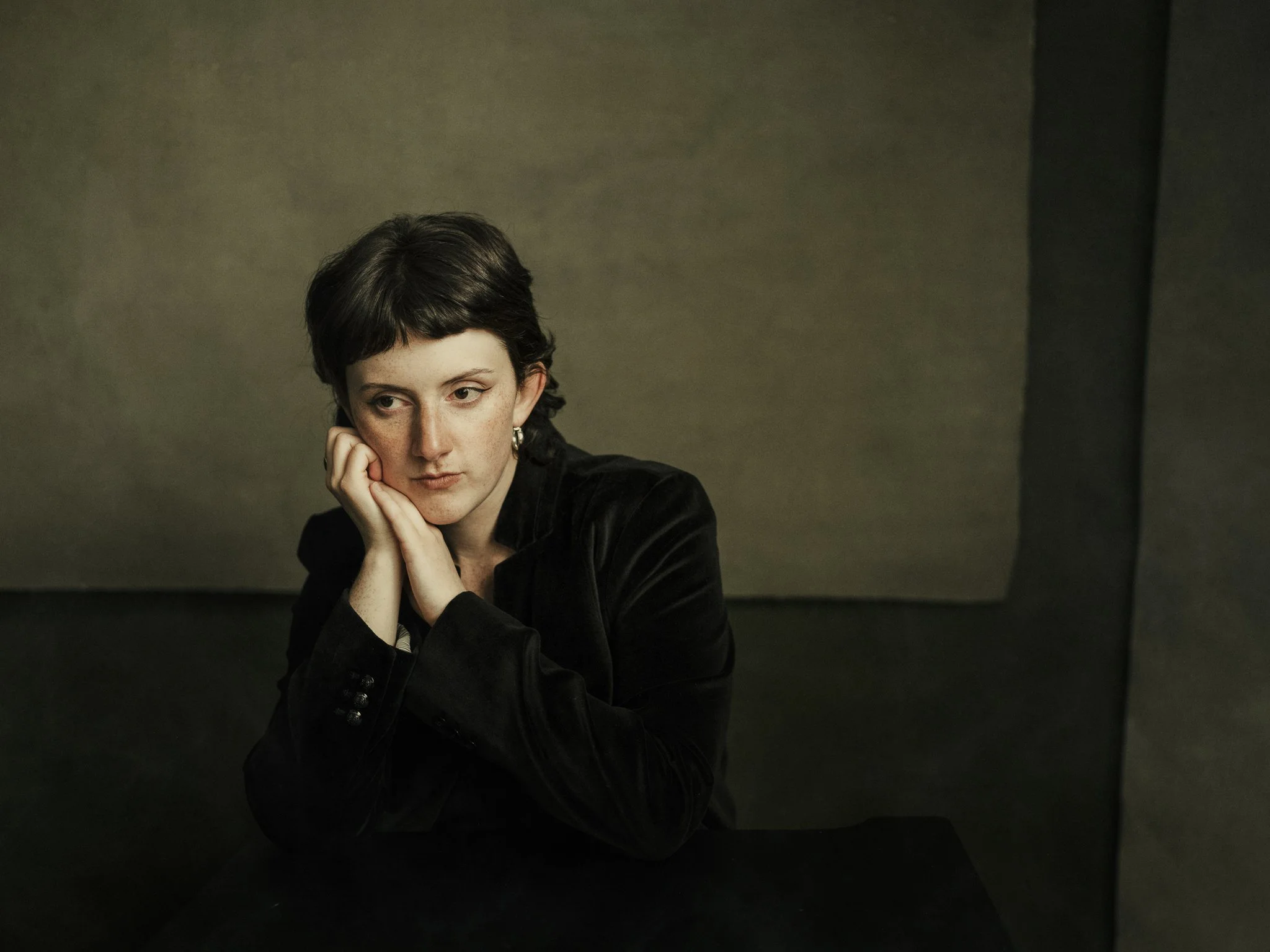 Artistic headshot photography in Oregon studio by Shimizu Photography