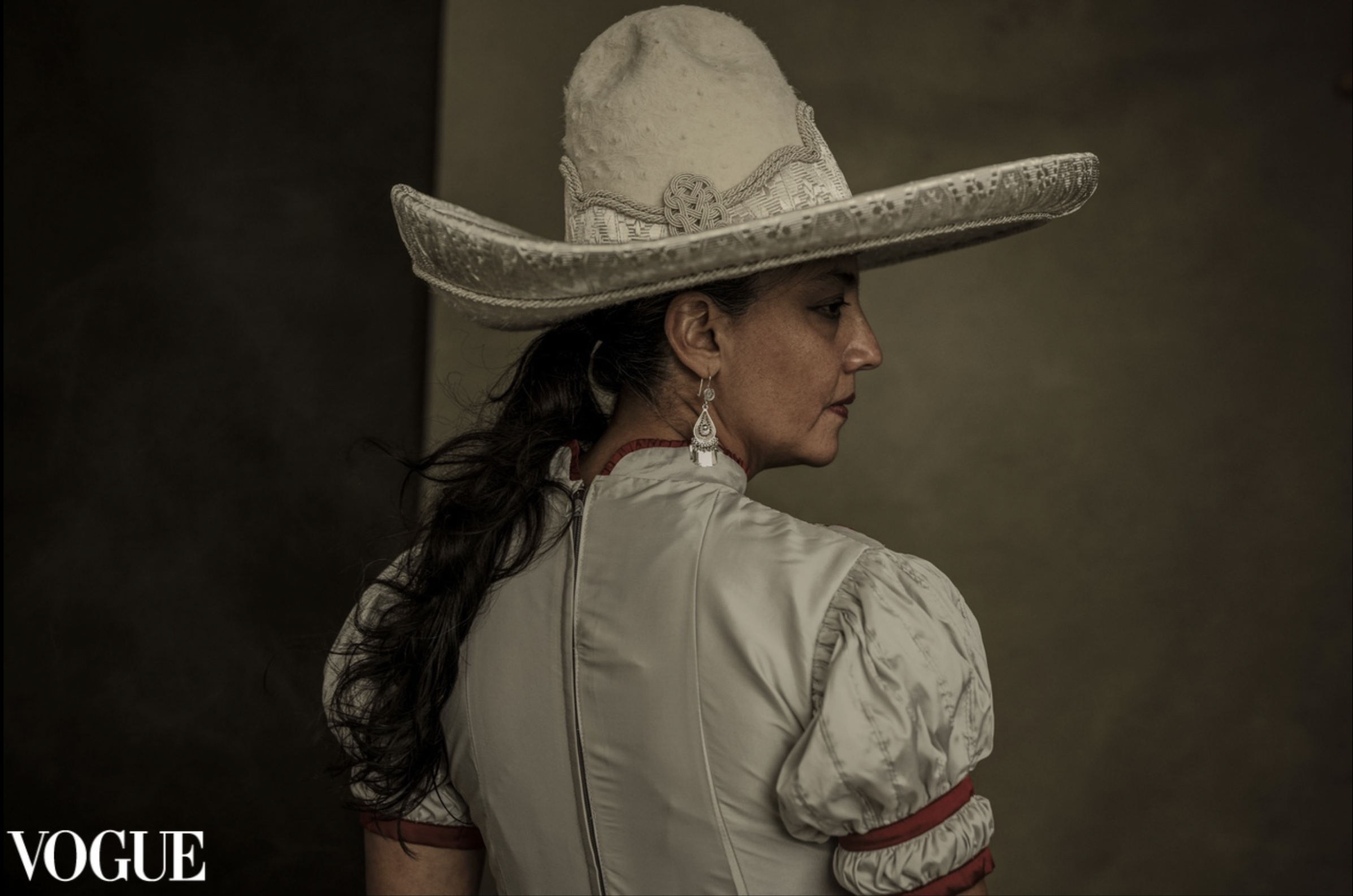 Artistic portrait photography in Oregon studio by Shimizu Photography