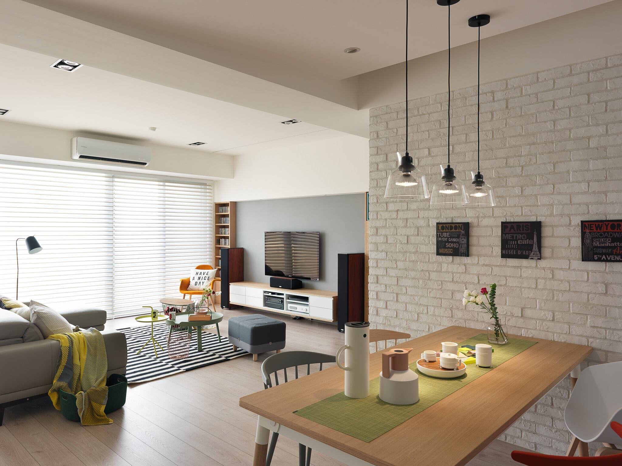 scandinavian-dining-table-layout.jpg