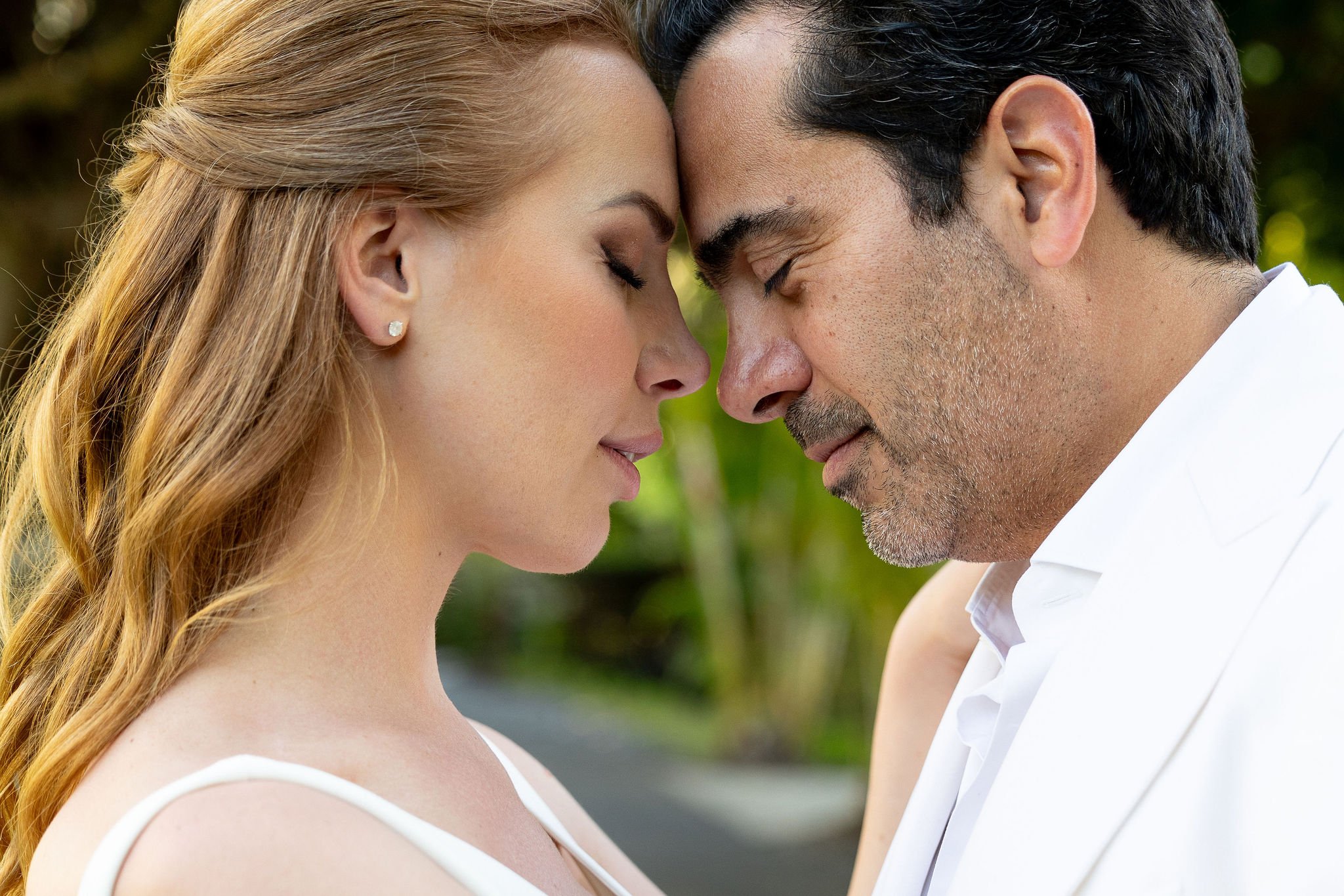 Bride and groom close up wedding photography at Hotel Wailea in Maui, Hawaii photographed by Maui Wedding Photographer, Lesley Castle Photo.