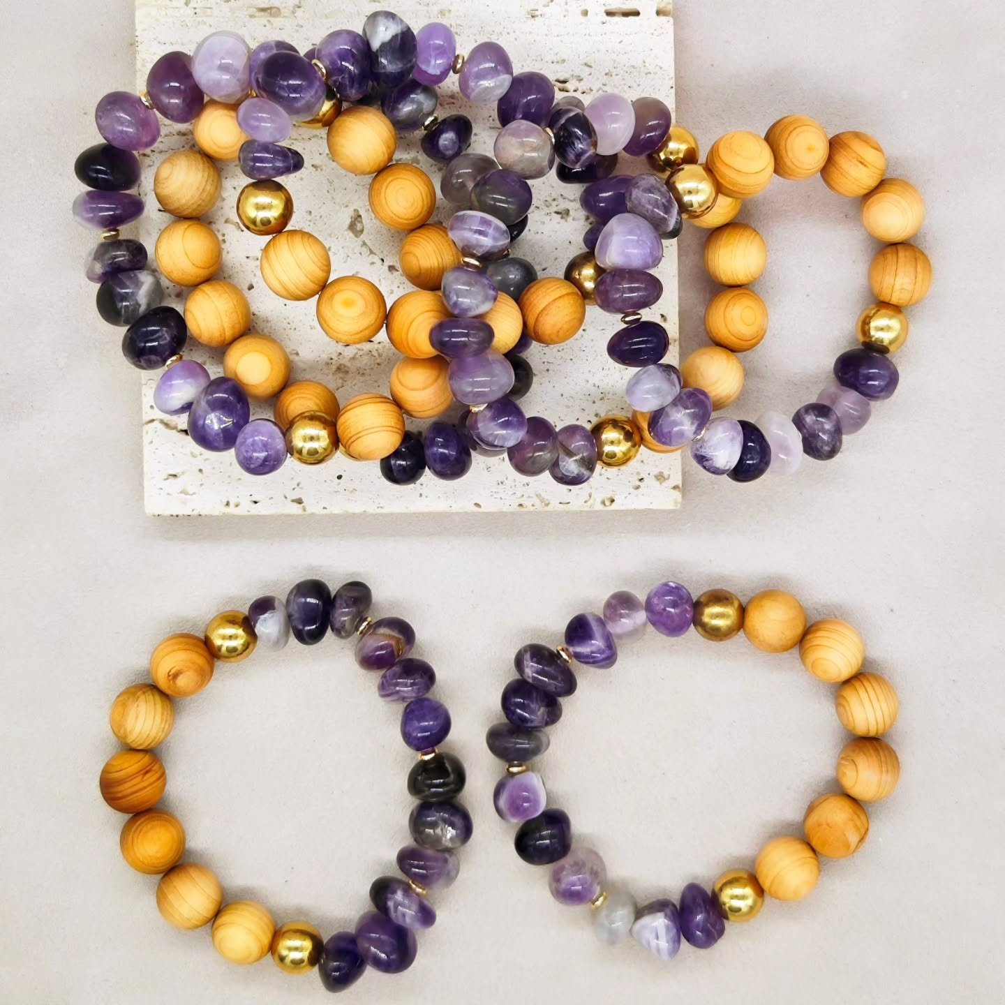 New*
Perfectly imperfect♡
.
.
.
#bohojewelry #pebbles #StackableBracelets