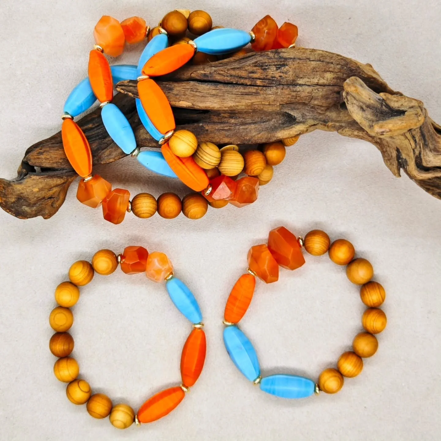 NEW*
Made from agate + recycled glass &mdash; because the earth deserves love too. 🌍✨ Boho summer energy on replay.
.
.
.
#EcoBoho #SustainableStyle #RecycledGlass #SummerVibes