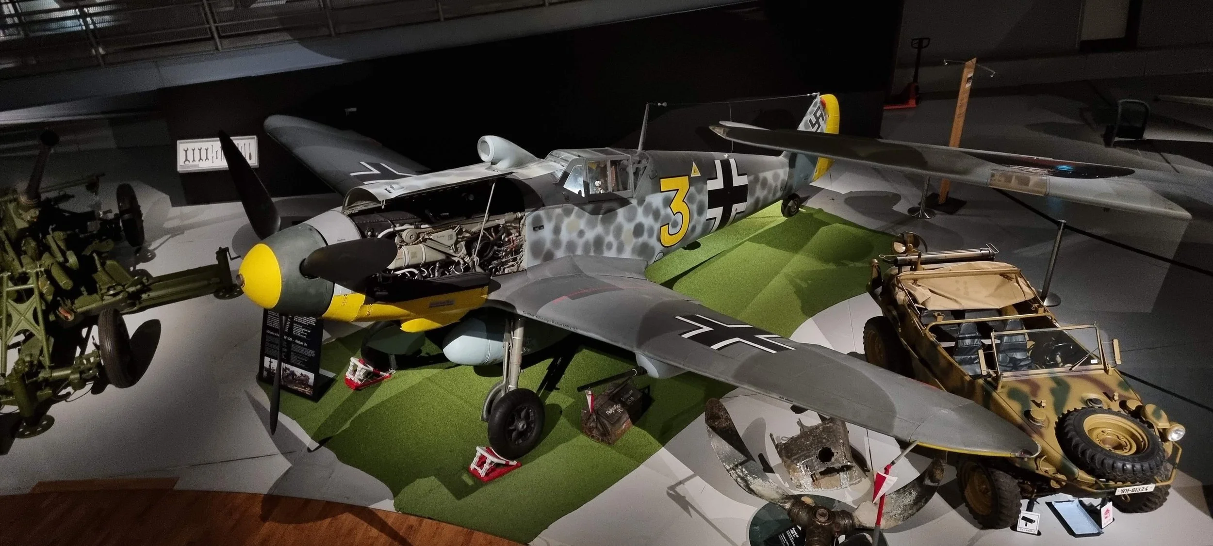 Slik står Gul 3 står i dagens utstilling.