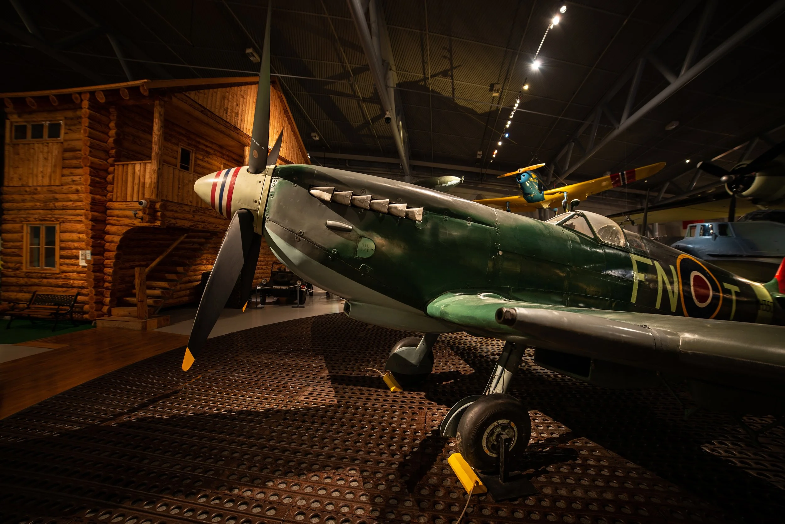 Vingene på Spitfire var elegante og elliptiske.  Designet og egenskapene til flyet, gjorde Spitfire til det mest ikoniske flyet under andre verdenskrig.