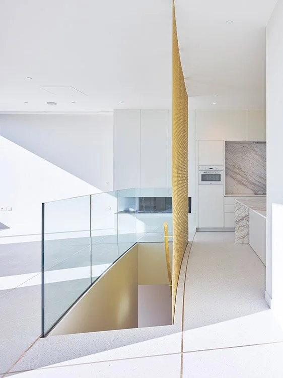 Image showcasing Houzz Tour: An Industrial Penthouse Apartment in a Converted Warehouse