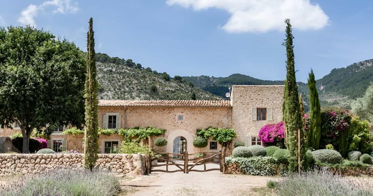 luxury-holiday-villa-mallorca-collection-alaro-finca-es-rafal-250326-01.jpeg