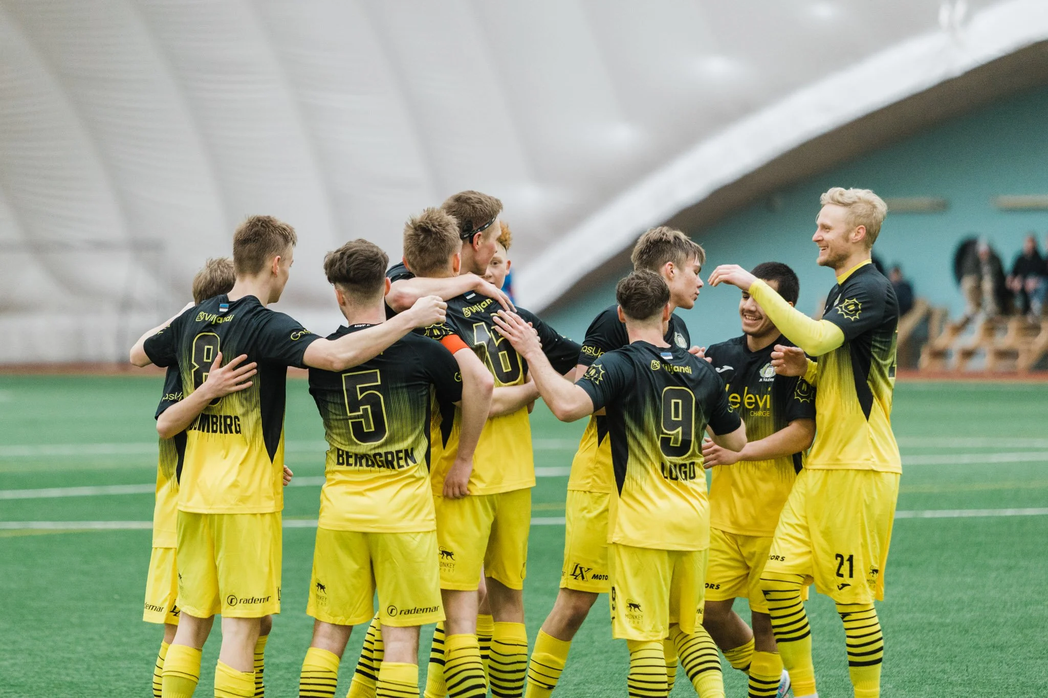 Aprillikuu tõi esindusele võidu, ühendnaiskonnale kaotuse