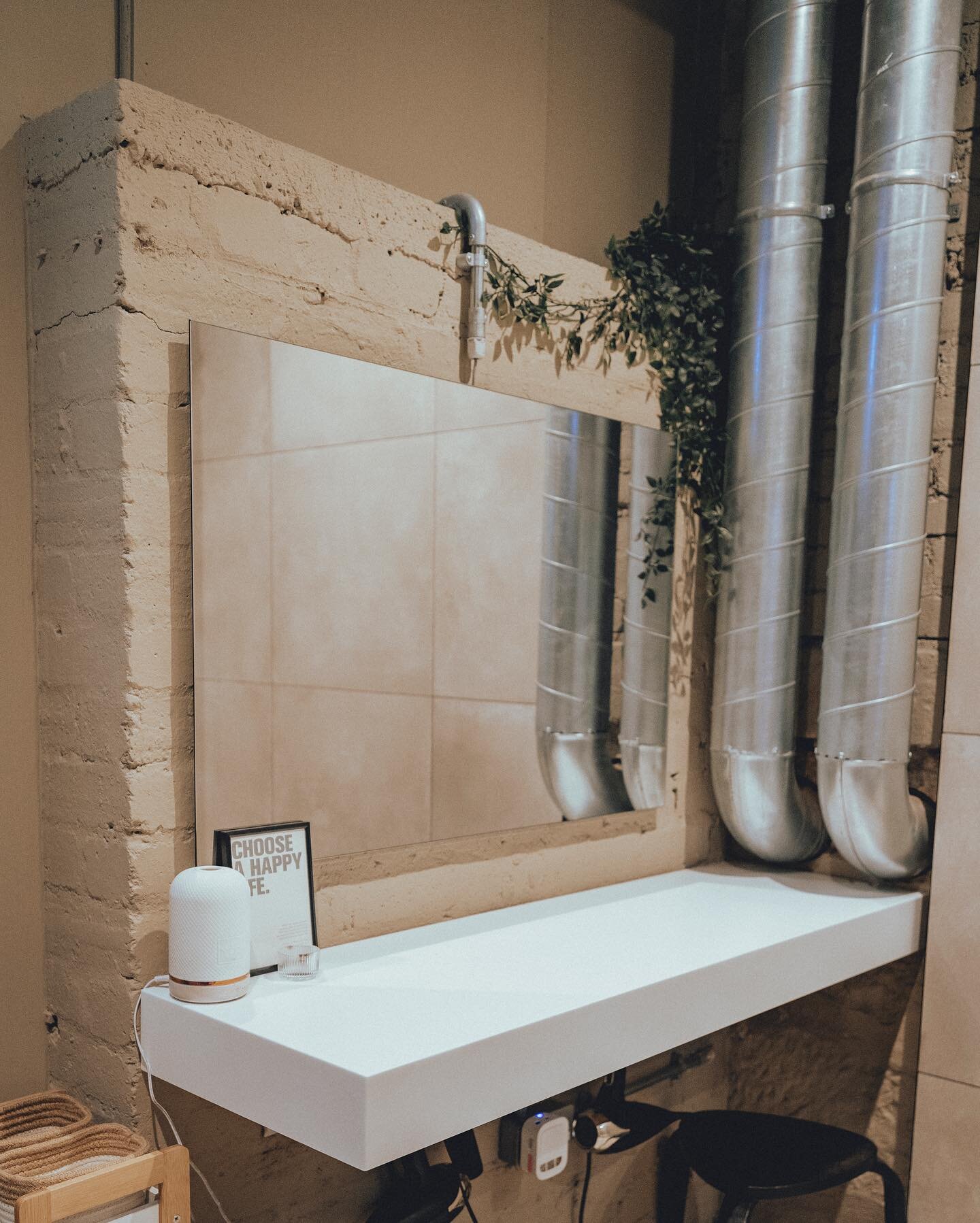 🧼🚿 One of our most common questions from prospective new members is &lsquo;do you have showers/changing facilities?&rsquo; YES. WE. DO. 

Some recent reviews have said SPACE smells like a spa. We&rsquo;ll let you judge that one for yourself 👀 Hair