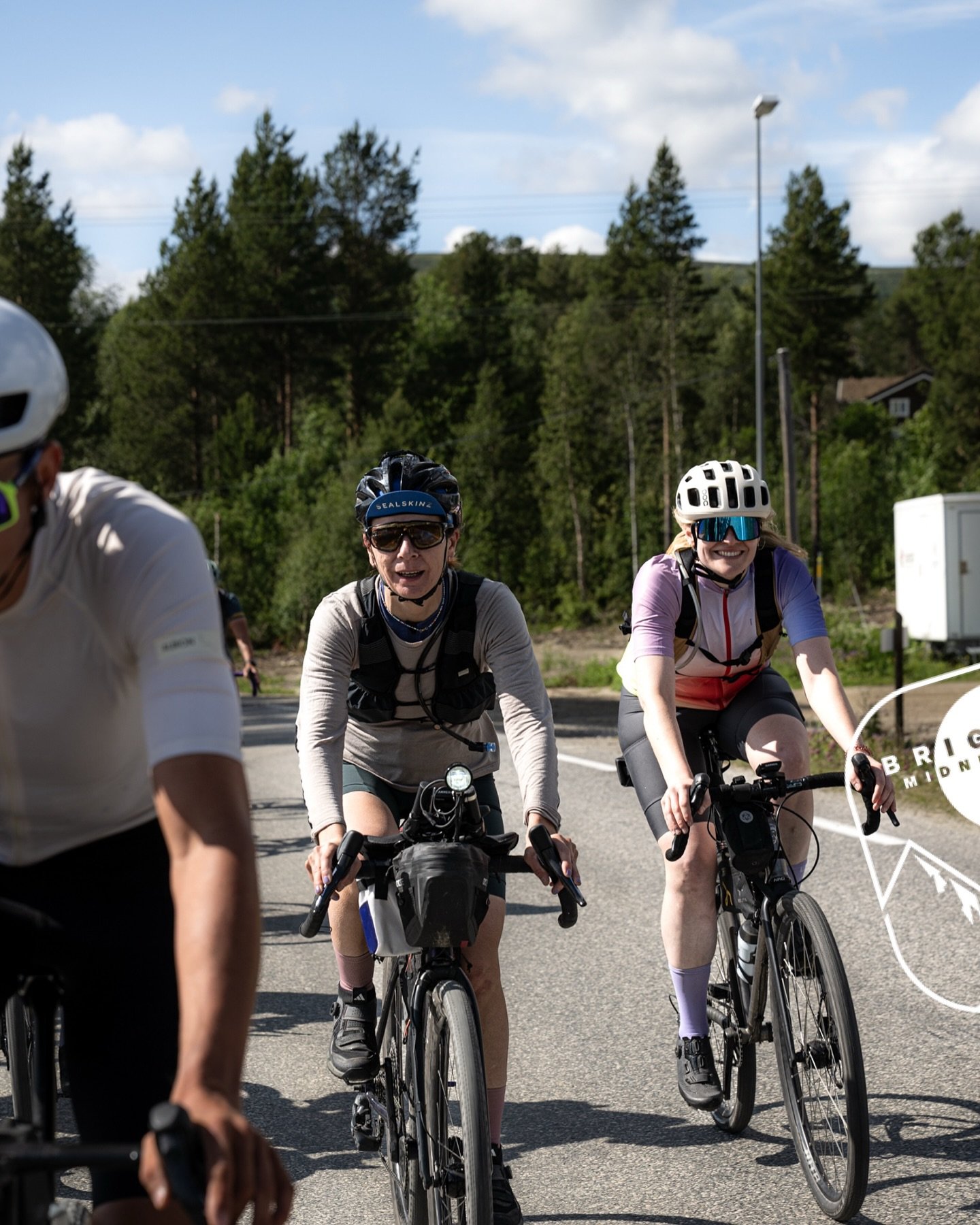 Initiatives like this are amazing. This year, @brightmidnight.cc in Norway is opening 70 spots for women during registration. 
Today at 5 p.m. it starts, and we&rsquo;ll be delighted to welcome more women into the field of ultra events.

We think thi