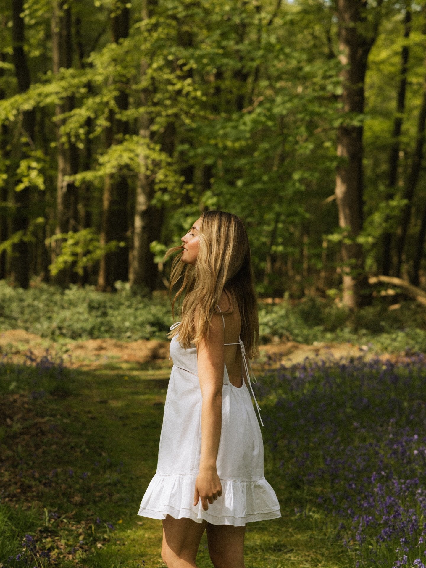 Felt like a bluebell fairy at the Woodland Wellness Festival 🧚🏻✨ 

Thank you @rozalie.photography for your amazing talented camera skills 🫶🏻❤️
