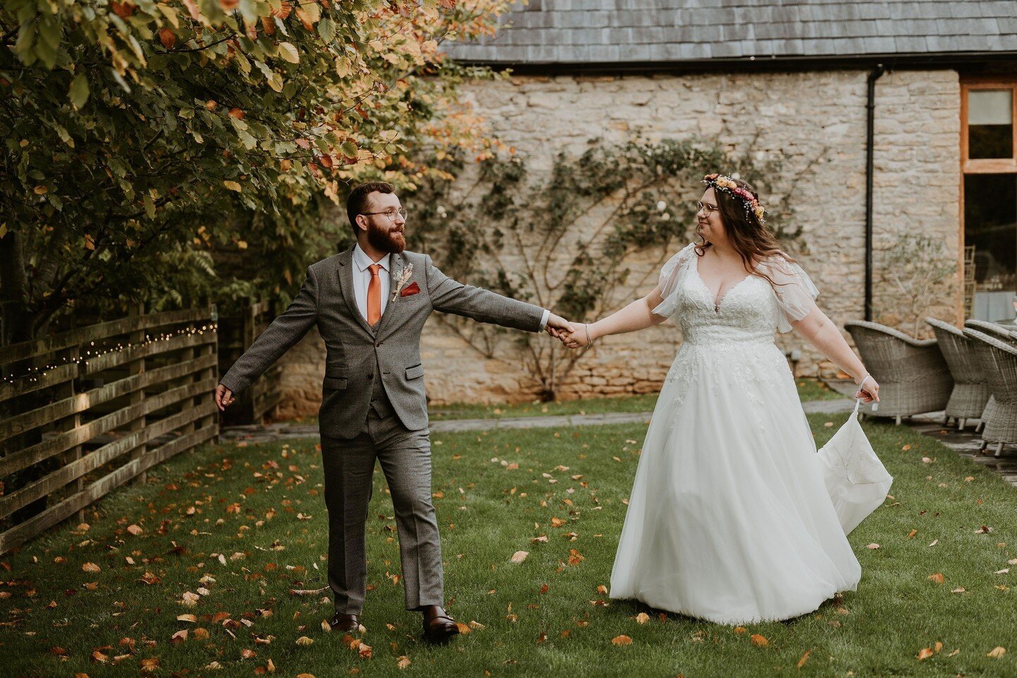 Enjoying the beauty of the outdoors here at Wick Farm Bath 💚

Set in 37 acres of stunning Somerset countryside, our venue is a pituresque spot for your special day. You only have to look at a couple of pictures to see that it's beautiful all year ro