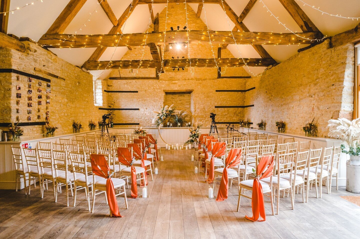 An incredible set up for Jane &amp; Pip at the end of last year ✨

Warm tones, pampas grass and a photo wall on the raw bath stone of the main barn really helped to make this day beautiful 💛

Book in for a private tour of the venue and get inspired 