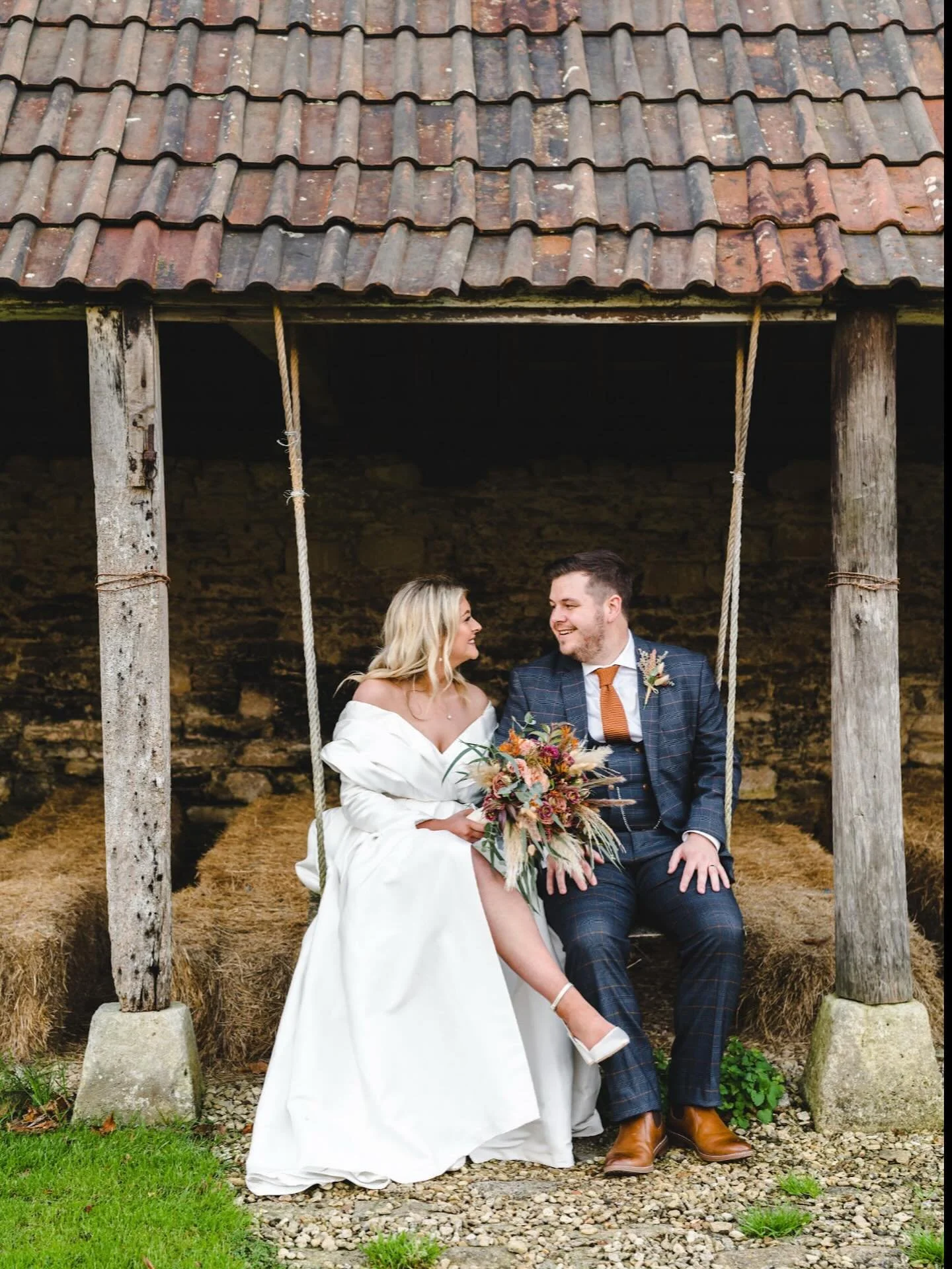 Sometimes the best moments are the quiet ones ✨
We love this little spot - Perfect for couples to step aside and enjoy a few minutes together on their wedding day 💕 

@bigeyephoto 

#wickfarmbath #barnwedding #somersetweddingvenue #rusticwedding #ba