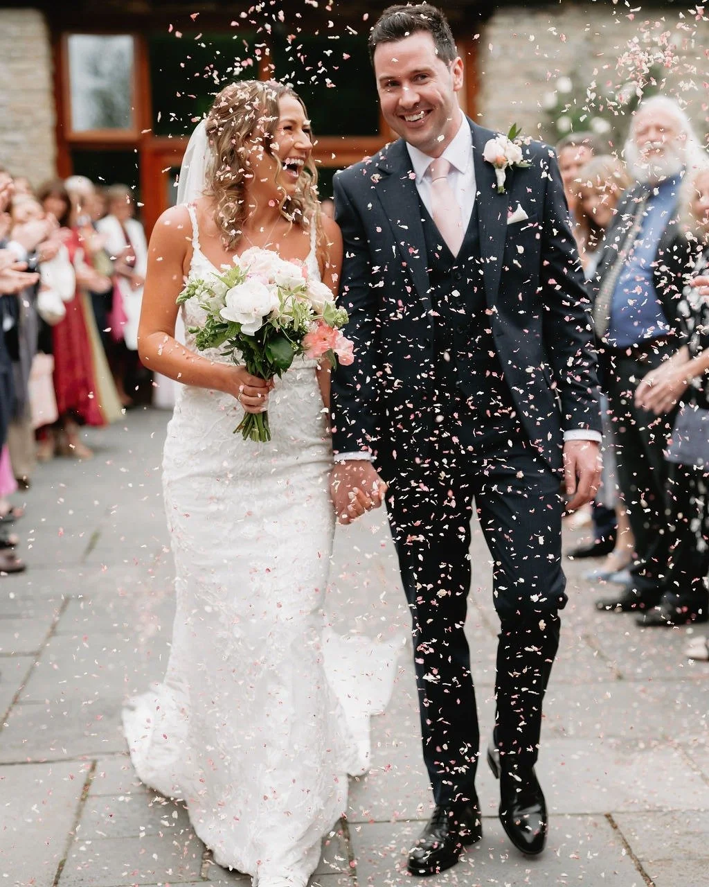 Summer at Wick Farm has our heart.

Warm evenings spilling into the garden. Sunshine catches the stone barns. Long tables dressed with seasonal flowers. That relaxed feeling only the countryside can bring.

Our favourite way to spend a summer wedding