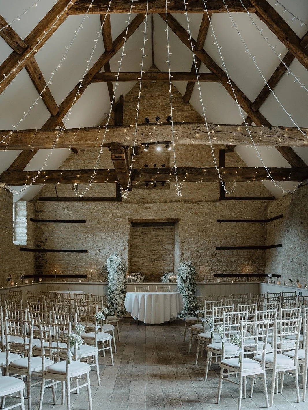 A heavenly ceremony setup 🕊️

With the delicate baby&rsquo;s breath along the aisle chairs, a gentle white palette, and a space that felt calm, bright and beautifully thoughtful. It was truly such a magical day for Leanna and Sam 🤍

Our team is alw