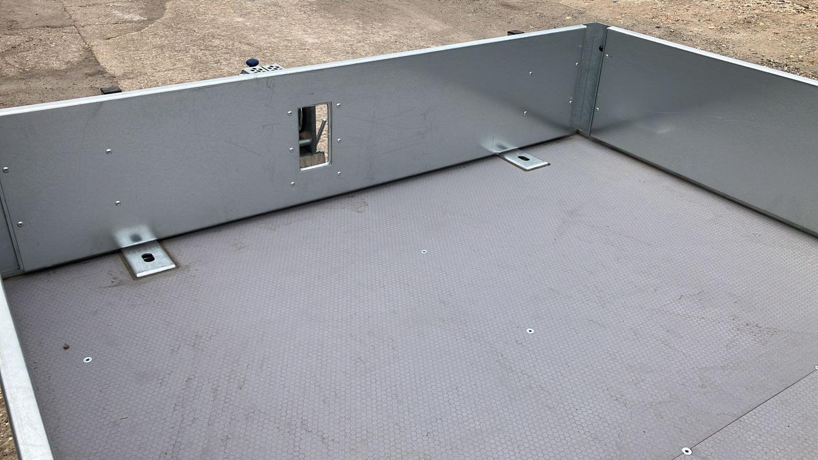 14ft Flatbed Trailer Tri-Axle