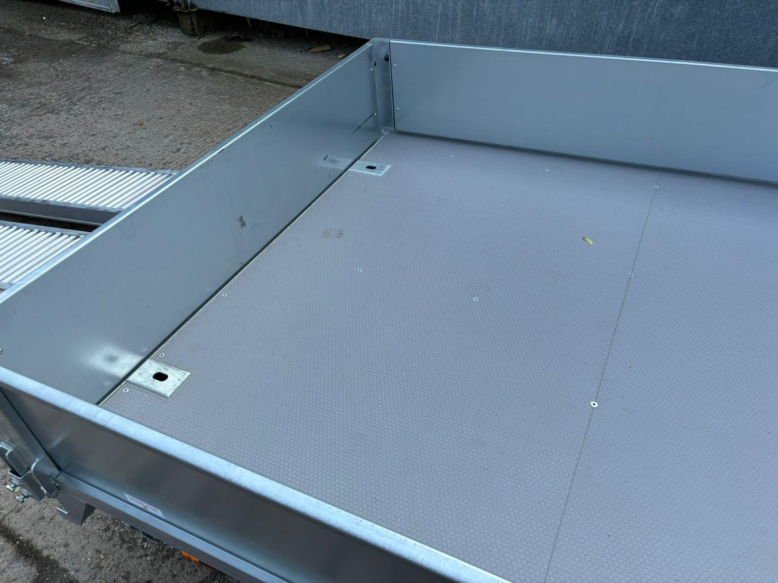 12ft Flatbed Trailer Tri-Axle