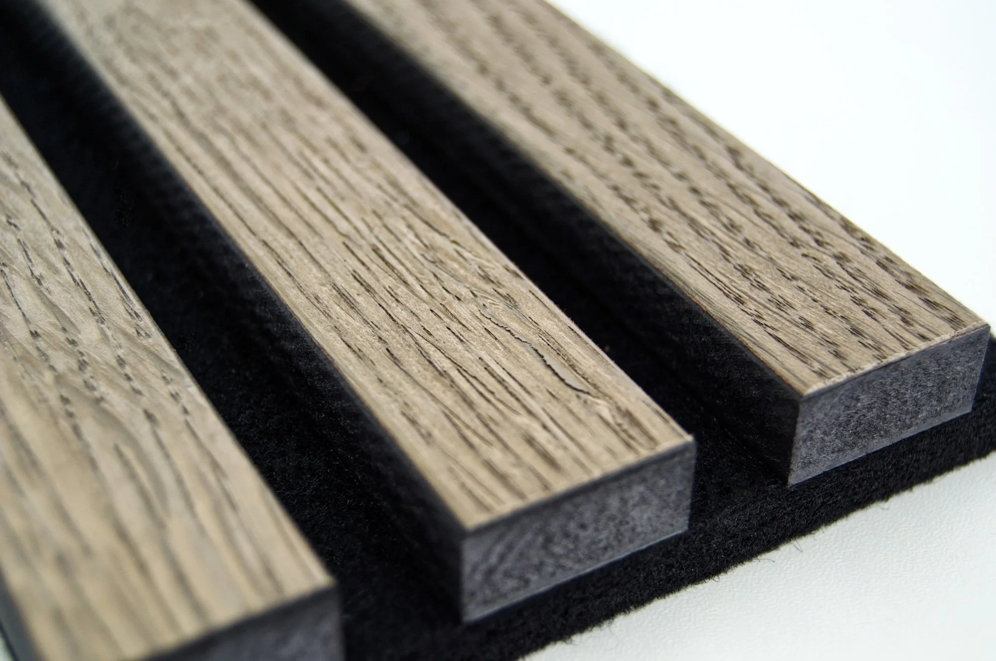 Dekorativ sowie funktionell. Akkustikpaneelen in verschiedenen Ausführungen.