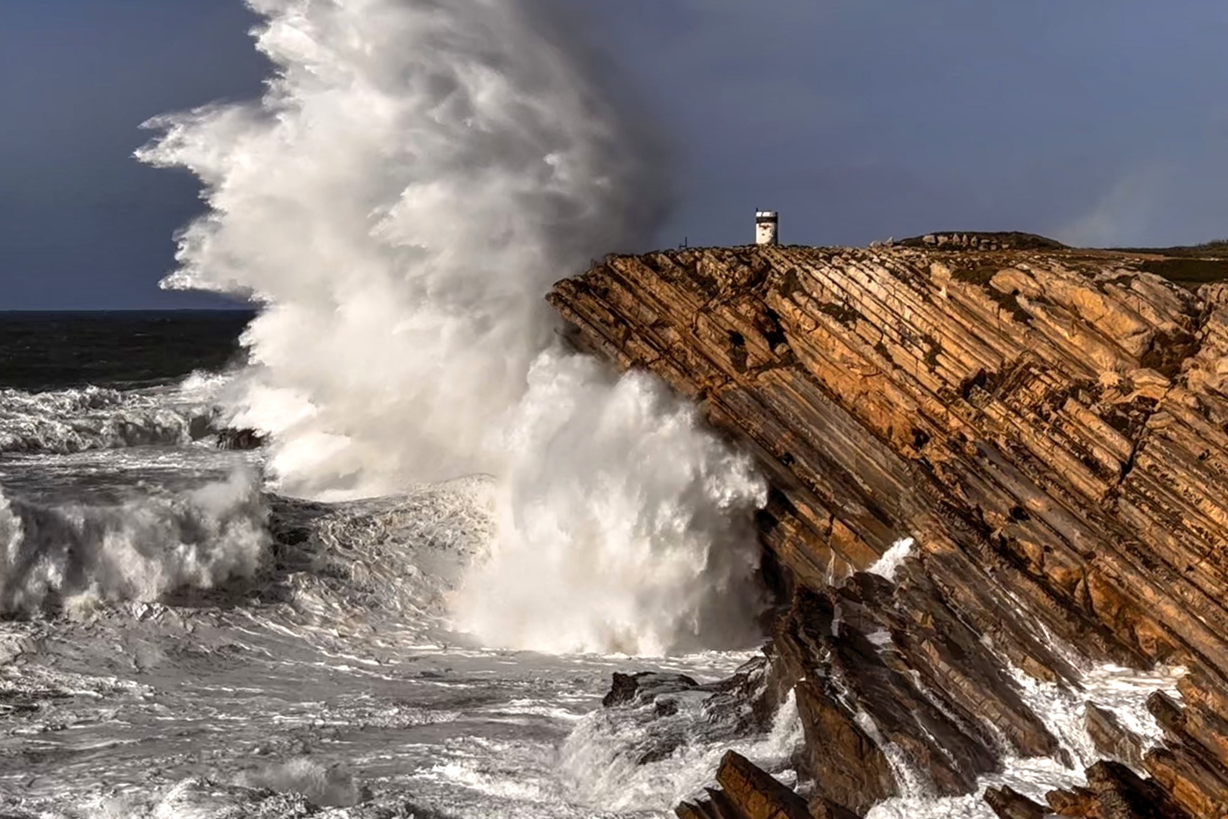 Baleal Crash Wave