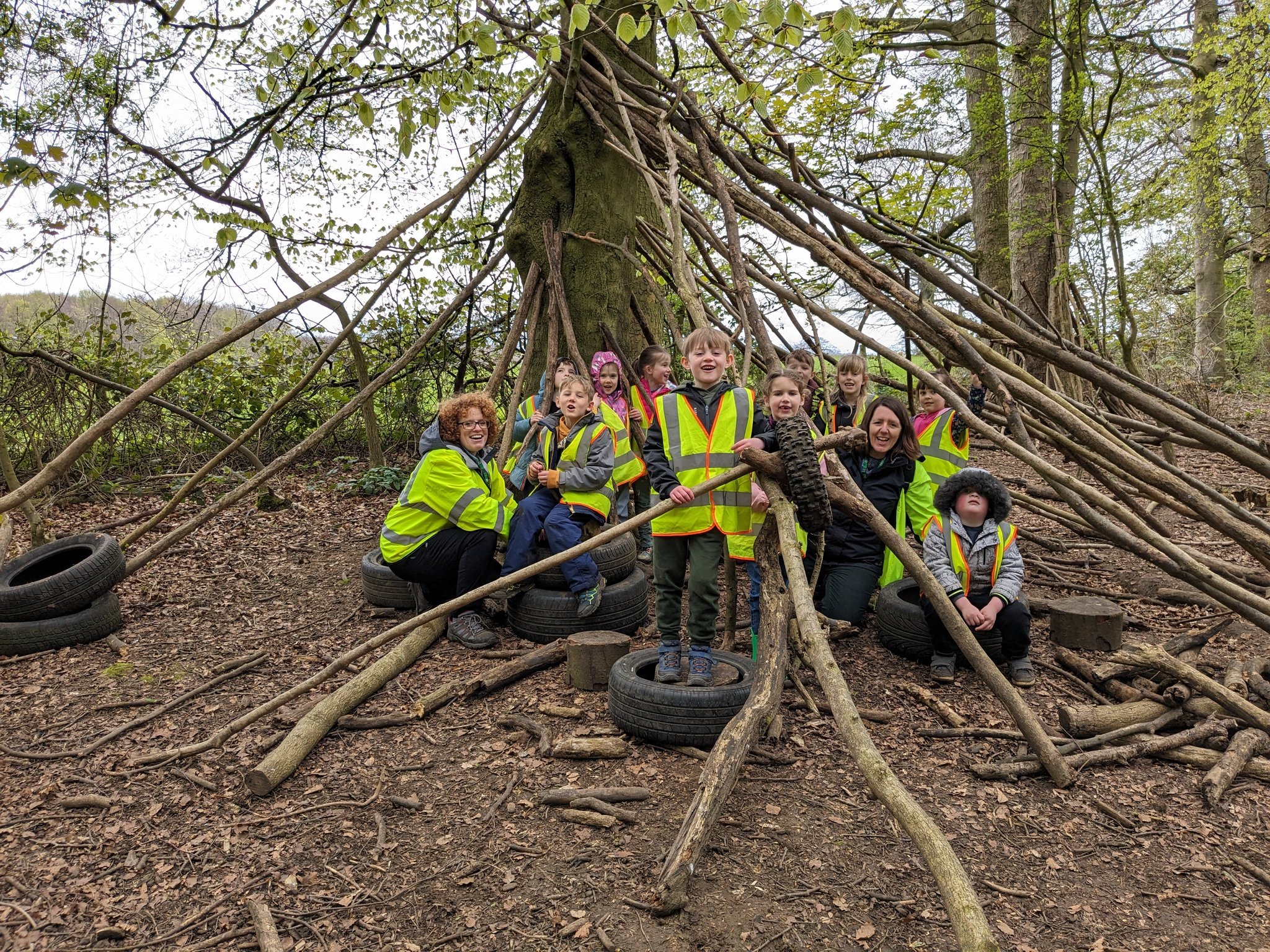 Saxton Primary had a blast at Ledston. They loved testing their tree knowledge, but most of all they enjoyed shelter building in the woods.🌳🐿

 #outdooreducation #primaryeducation #countryside #nature #getoutdoors #schooltrip