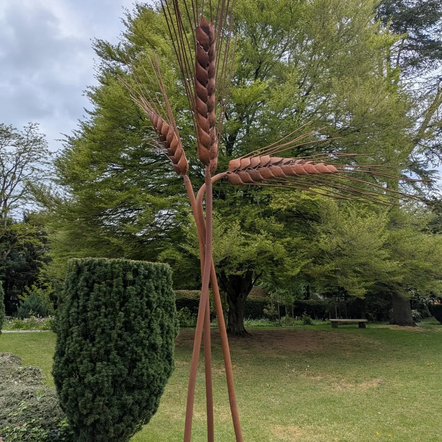 Yesterday  @royalaguni hosted their first Countryside Learning day.
All the activities were led by student ambassadors and staff, who did a fantastic job!

Children were transformed into soil scientists &amp; entomologists &amp; zoologists for the da
