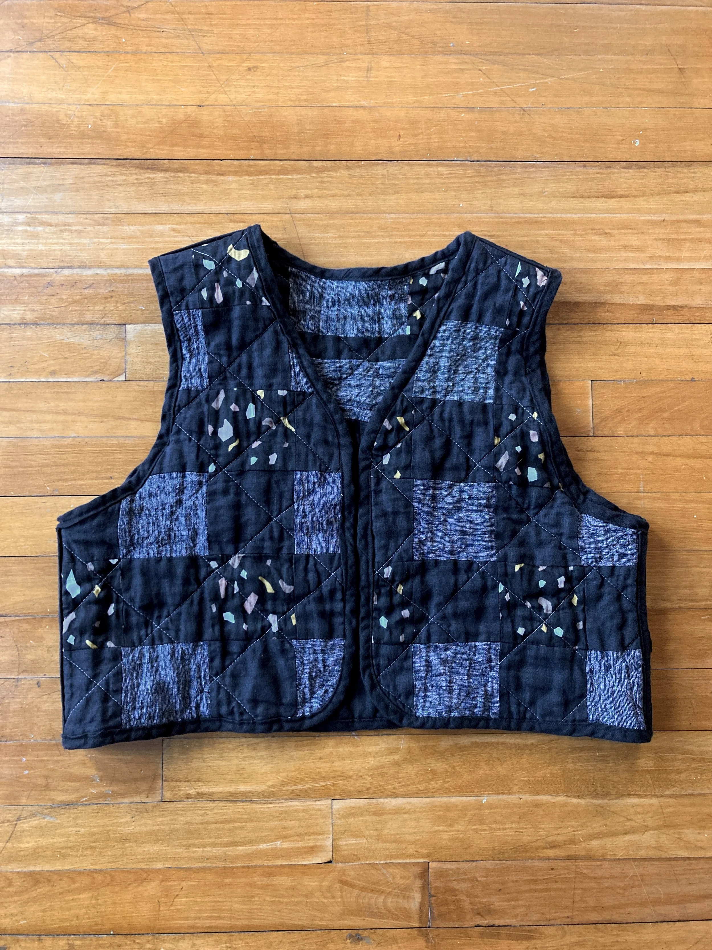 Quilted Vest_2023_Julie Makes_05.JPEG