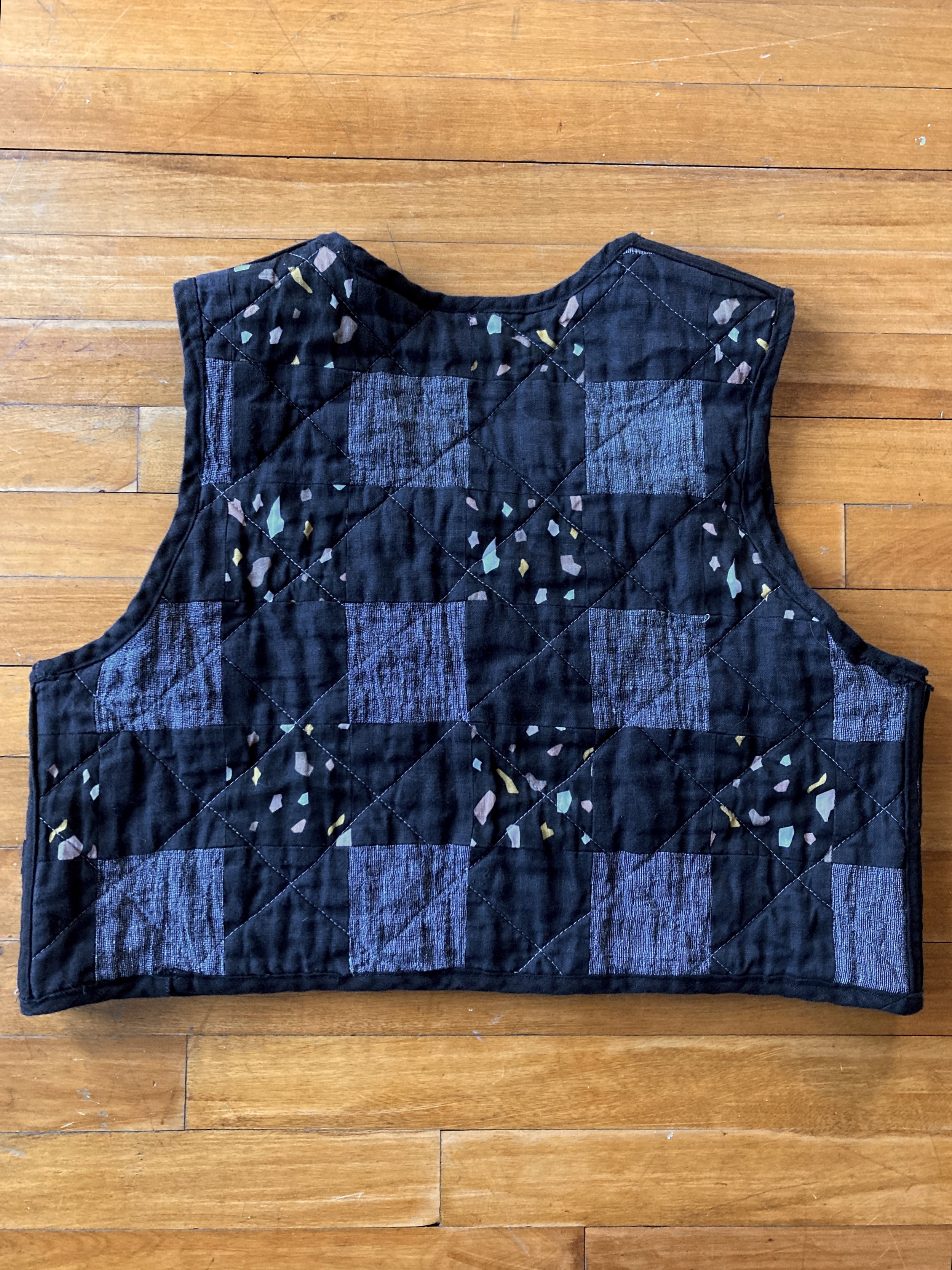 Quilted Vest_2023_Julie Makes_06.JPEG