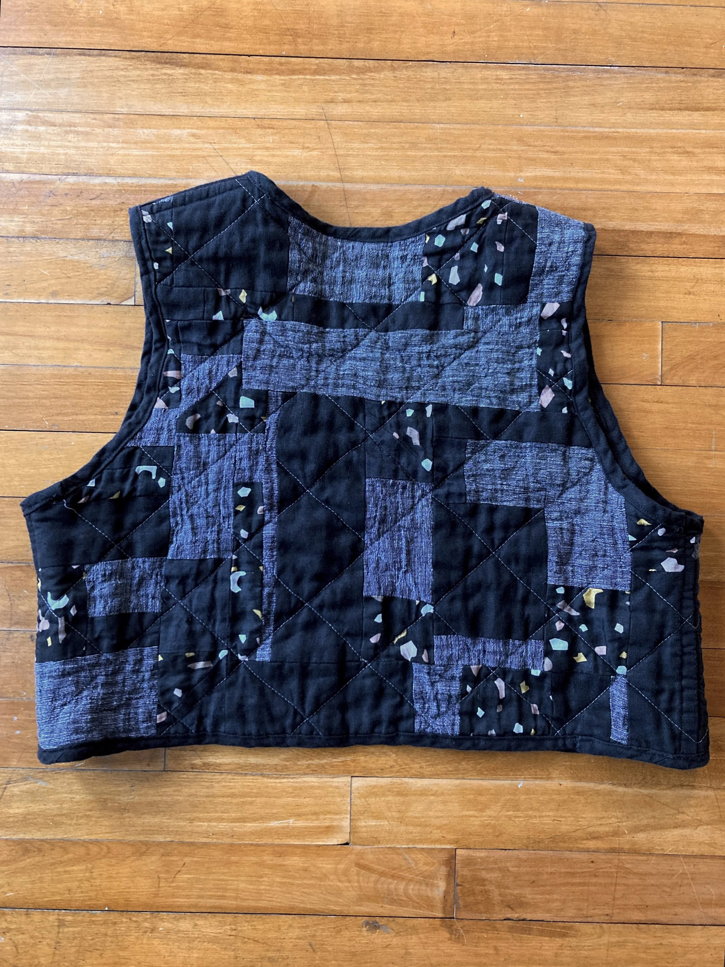 Quilted Vest_2023_Julie Makes_08.JPEG
