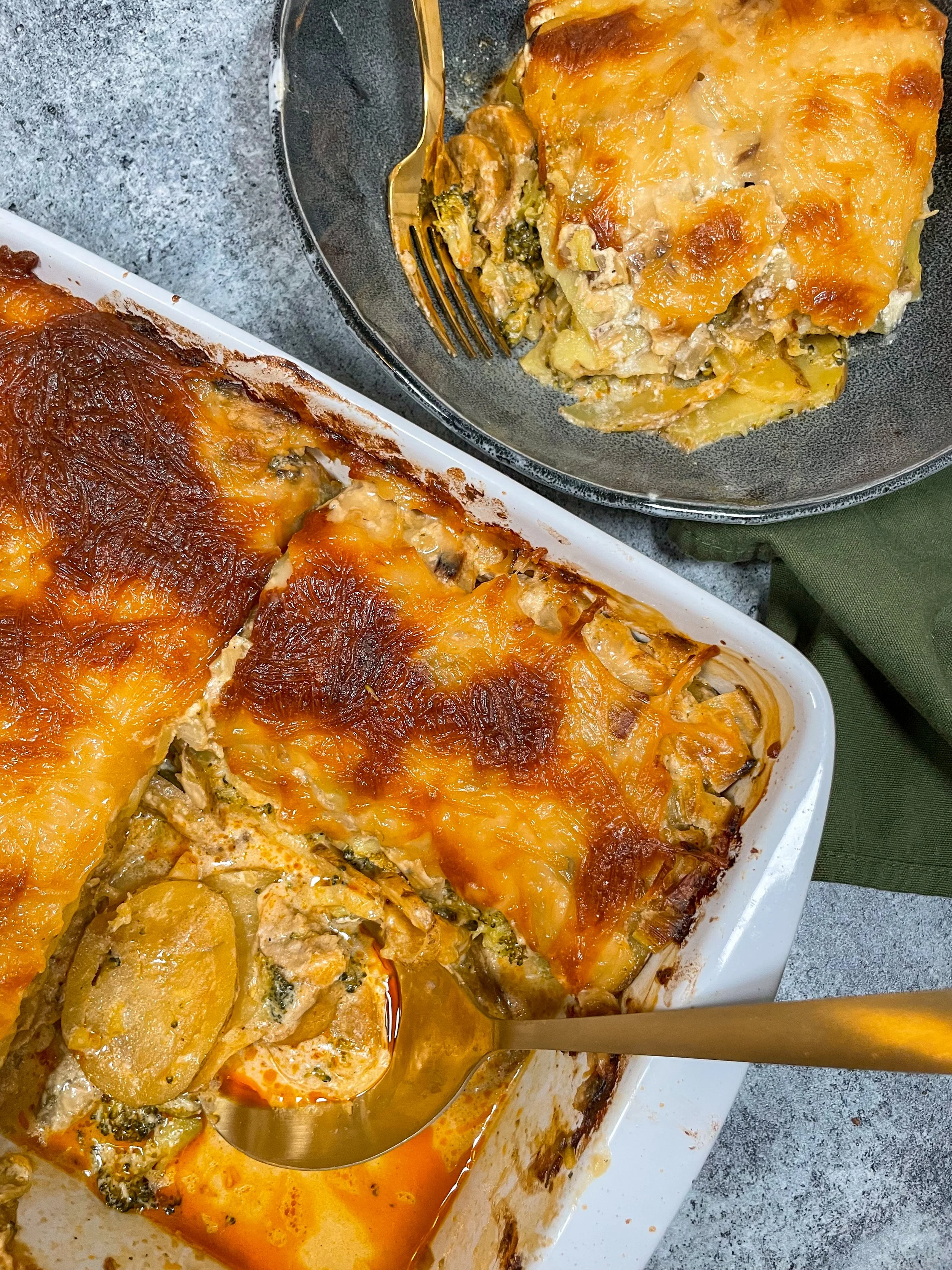 gratin-dauphinois-vegane-brocolis-saucisses-italiennes