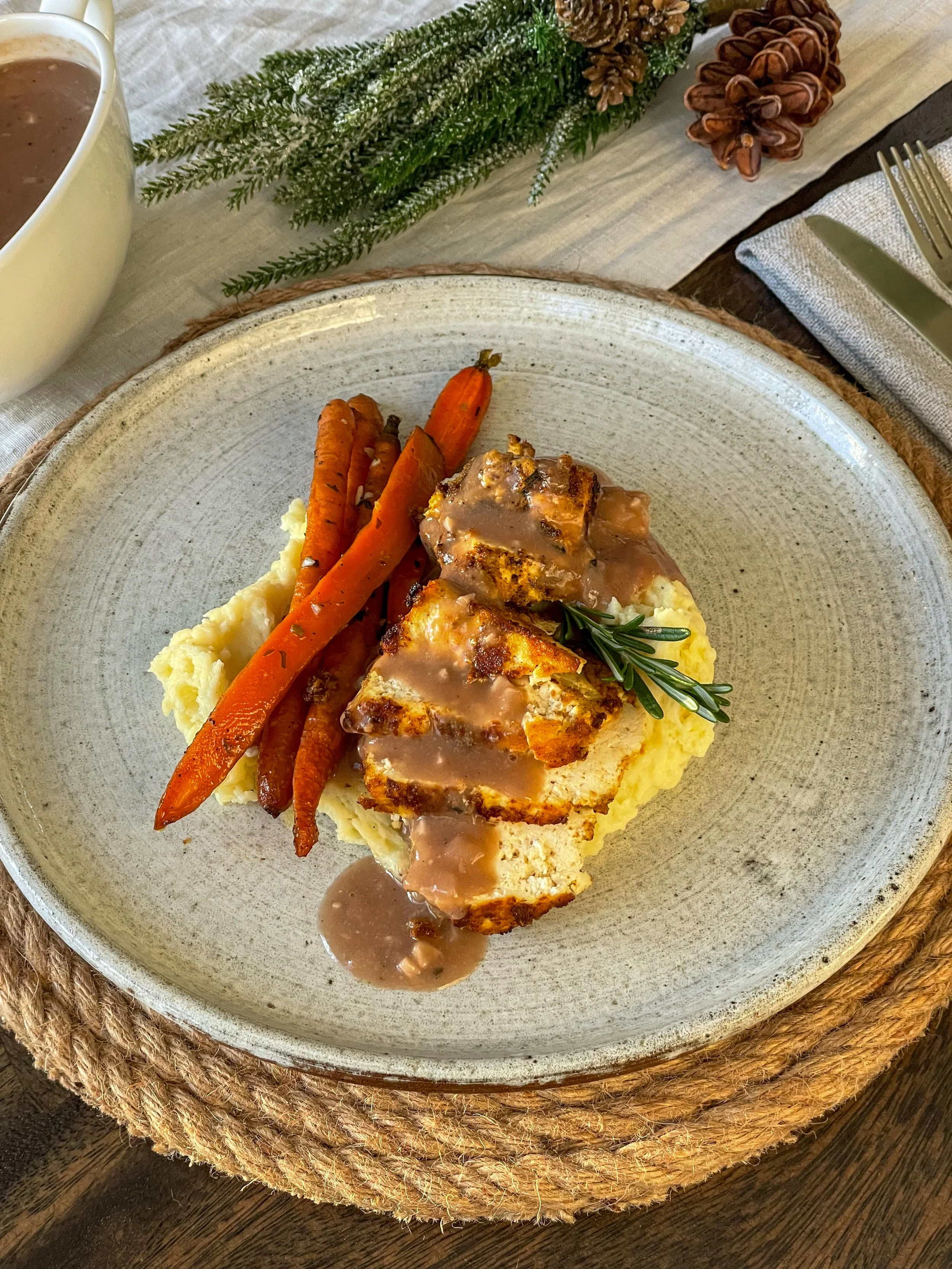 Tofu passe-partout façon dinde avec sauce gravy