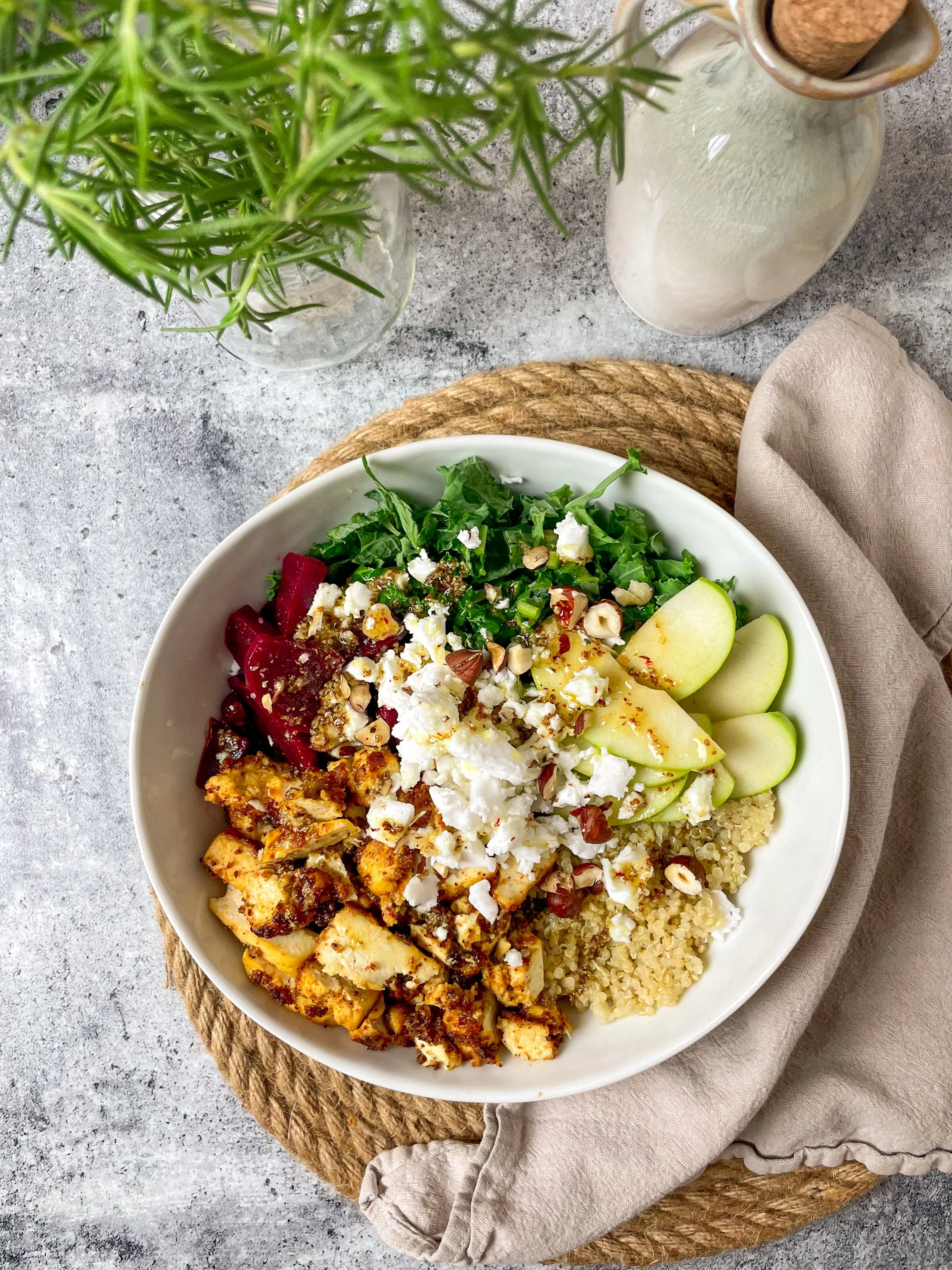 bol-hivernal-au tofu-passe-partout-style-poulet-vinaigrette-moutarde-érable