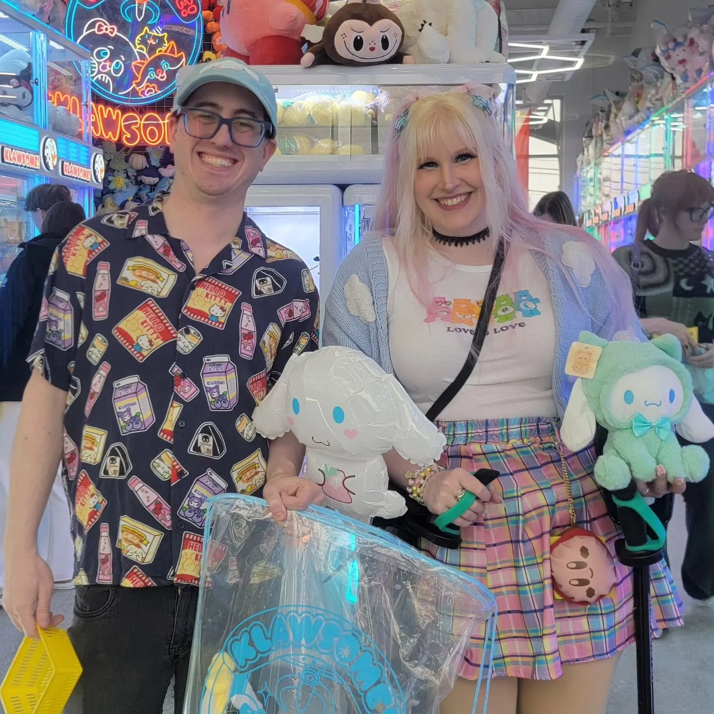 What fun day with my bff. Super nice to get out and have some fun despite recent struggles.
Plus a special bonus treat of 🥣milk and ceral donut and frappe. 
Yall know i love cereal, this is some of the the best cereal themed food ive ever had especi