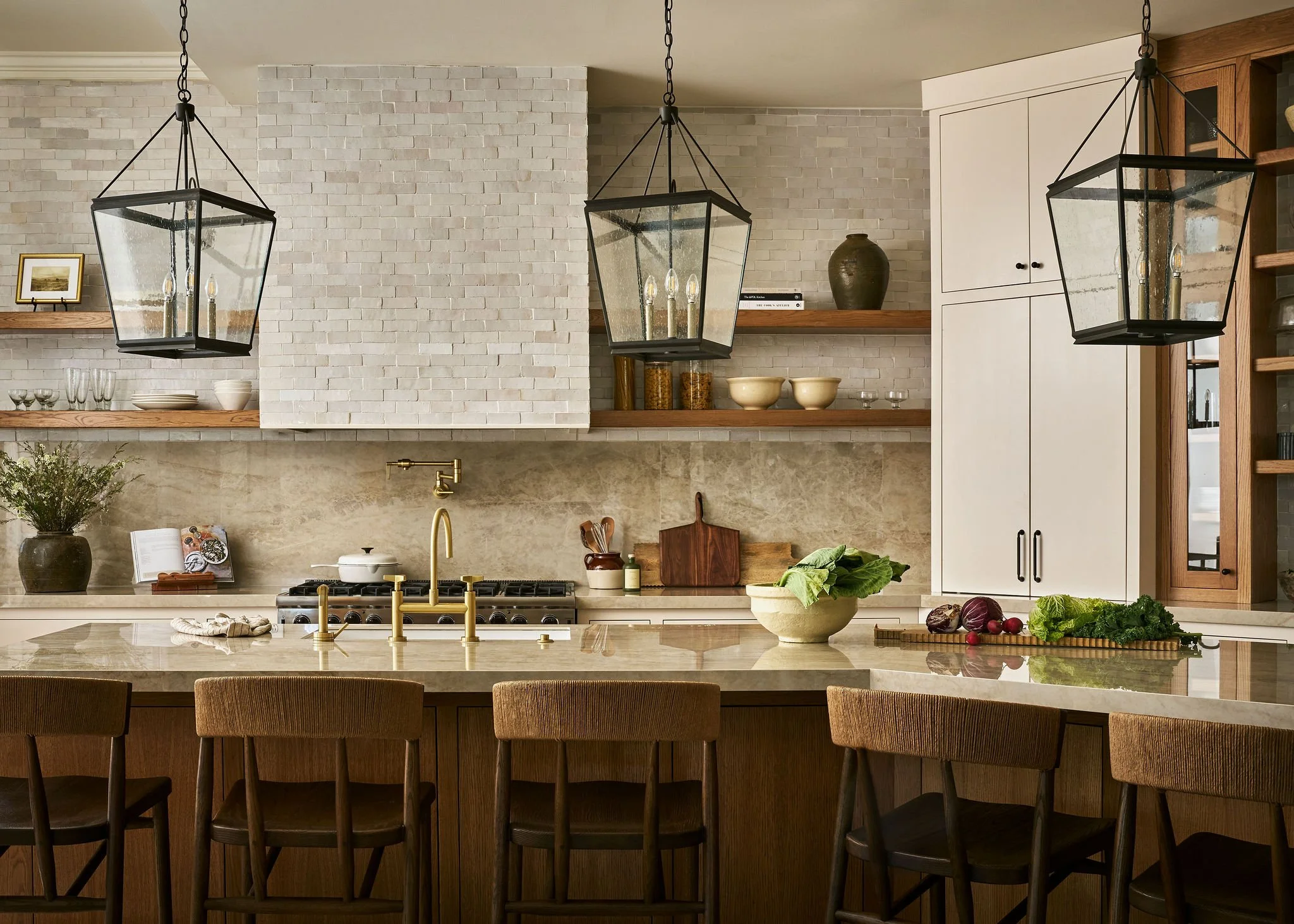 HDC_LakeBurton-Russell_Kitchen_03.jpg
