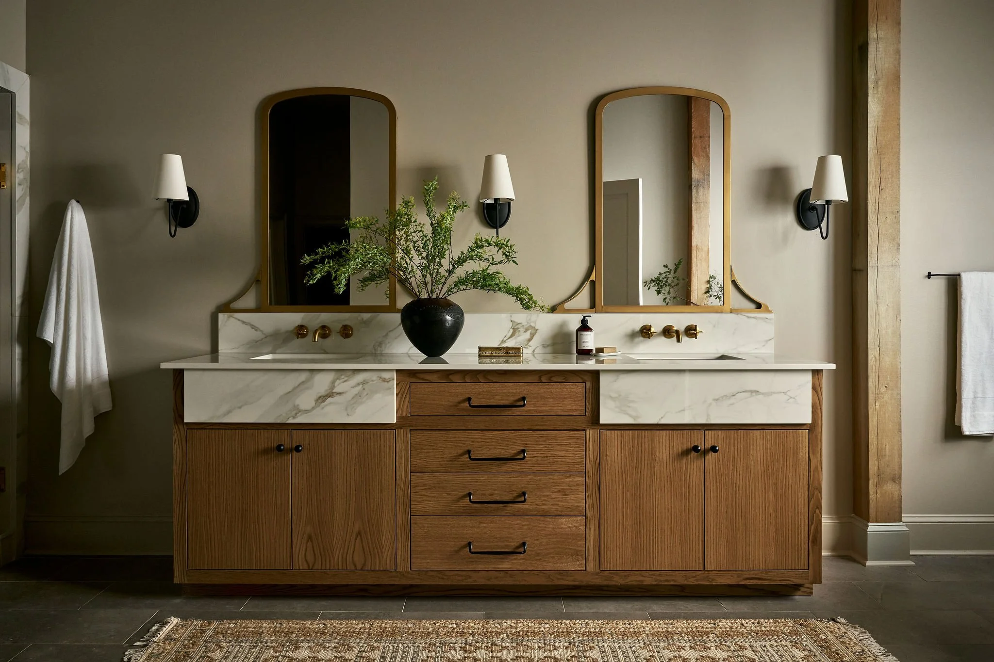 HDC_LakeBurton-Russell_PrimaryBath_01.jpg