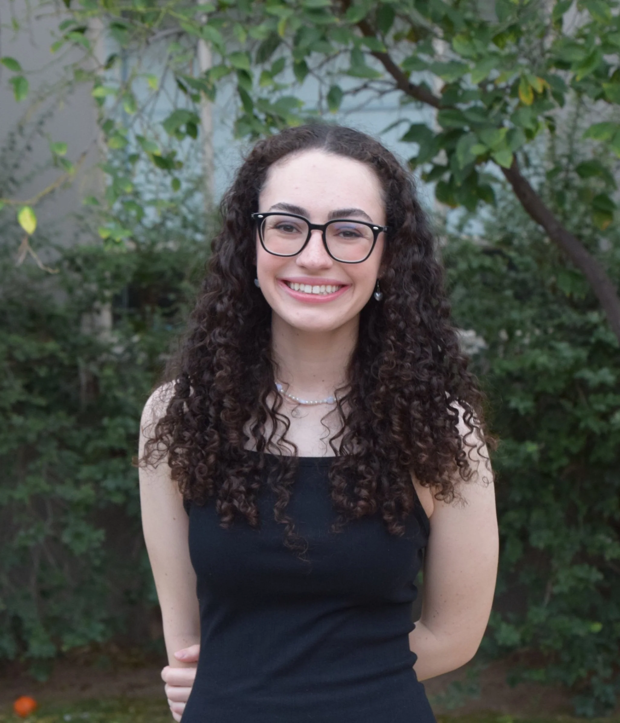 Sarah Nesbit Headshot.jpg