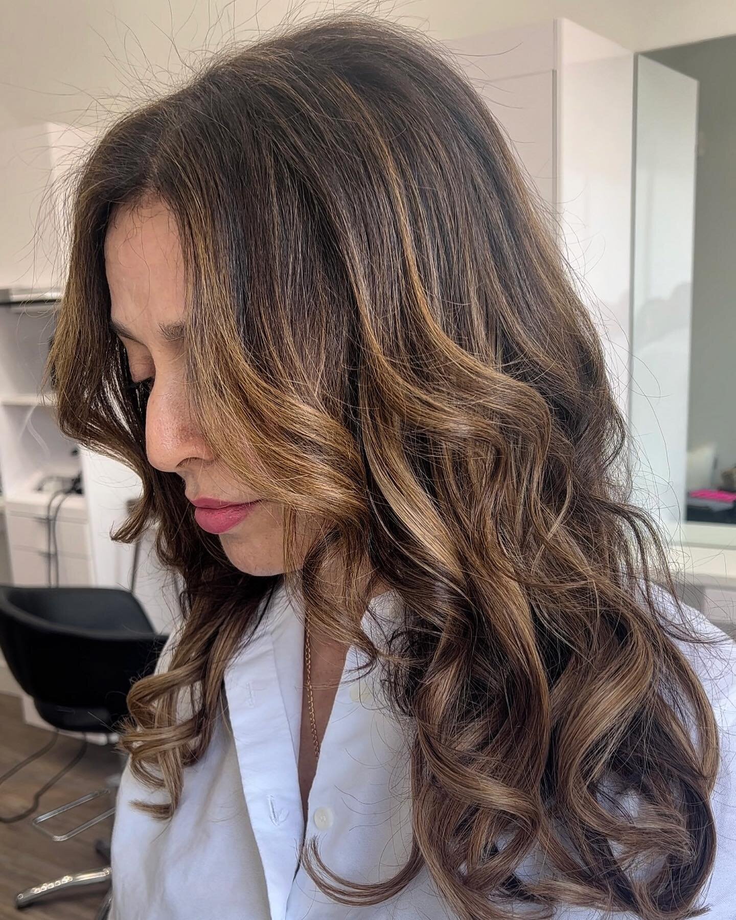 Ready for a hair transformation? Our expert colorists can take your locks to the next level with a custom color that perfectly complements your skin tone. And for those looking for extra length or volume, our high-quality extensions are the perfect s