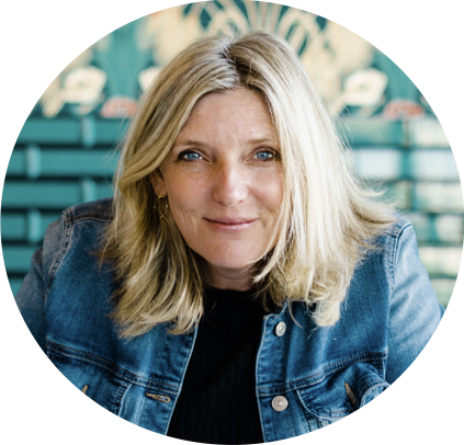 April Dace is the founder and executive producer for Dace and Mohr, a professional, high quality video production company. She combines components of brand storytelling, motion graphics and visual effects to deliver top production services.
