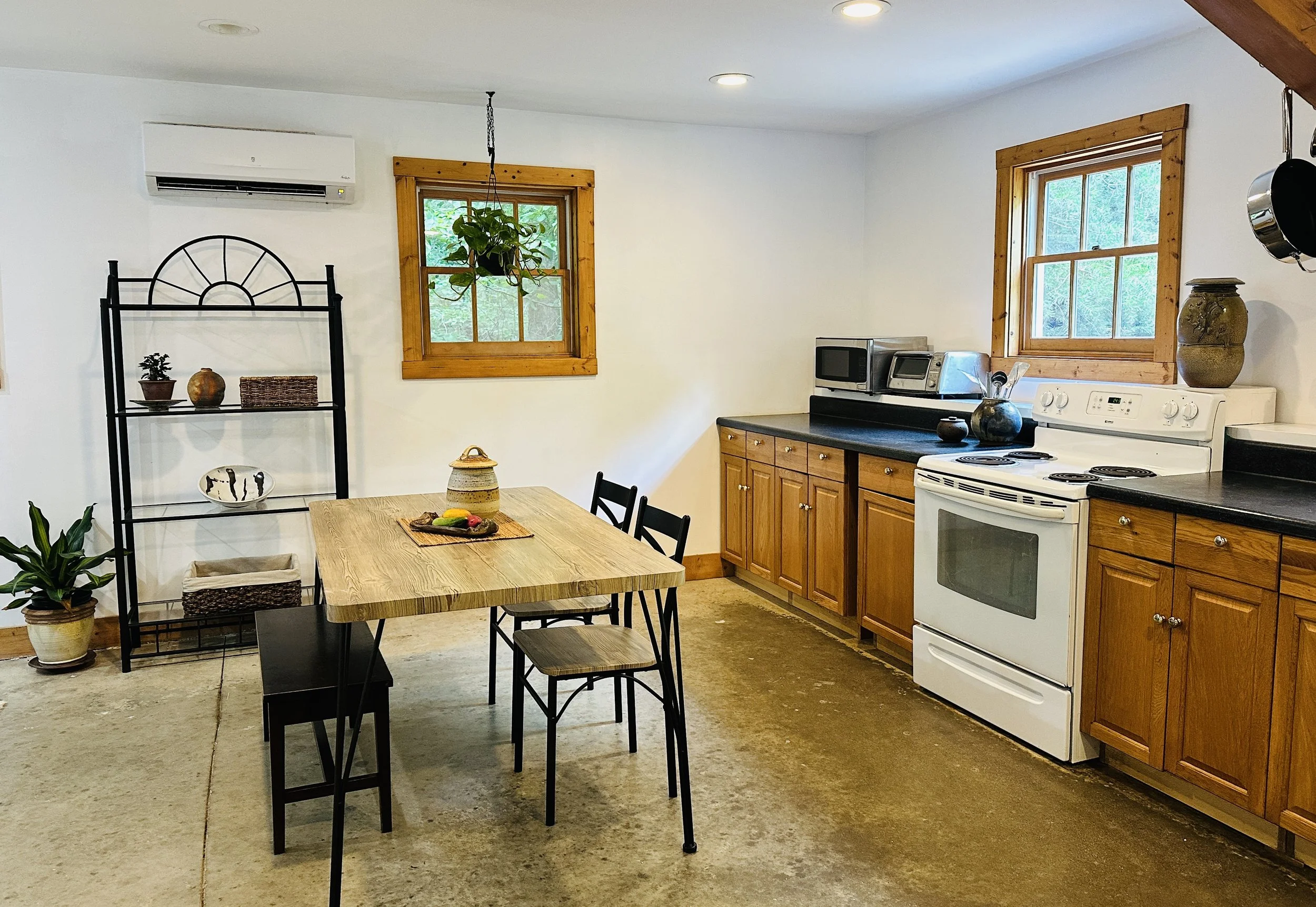 Kitchen 2.JPG