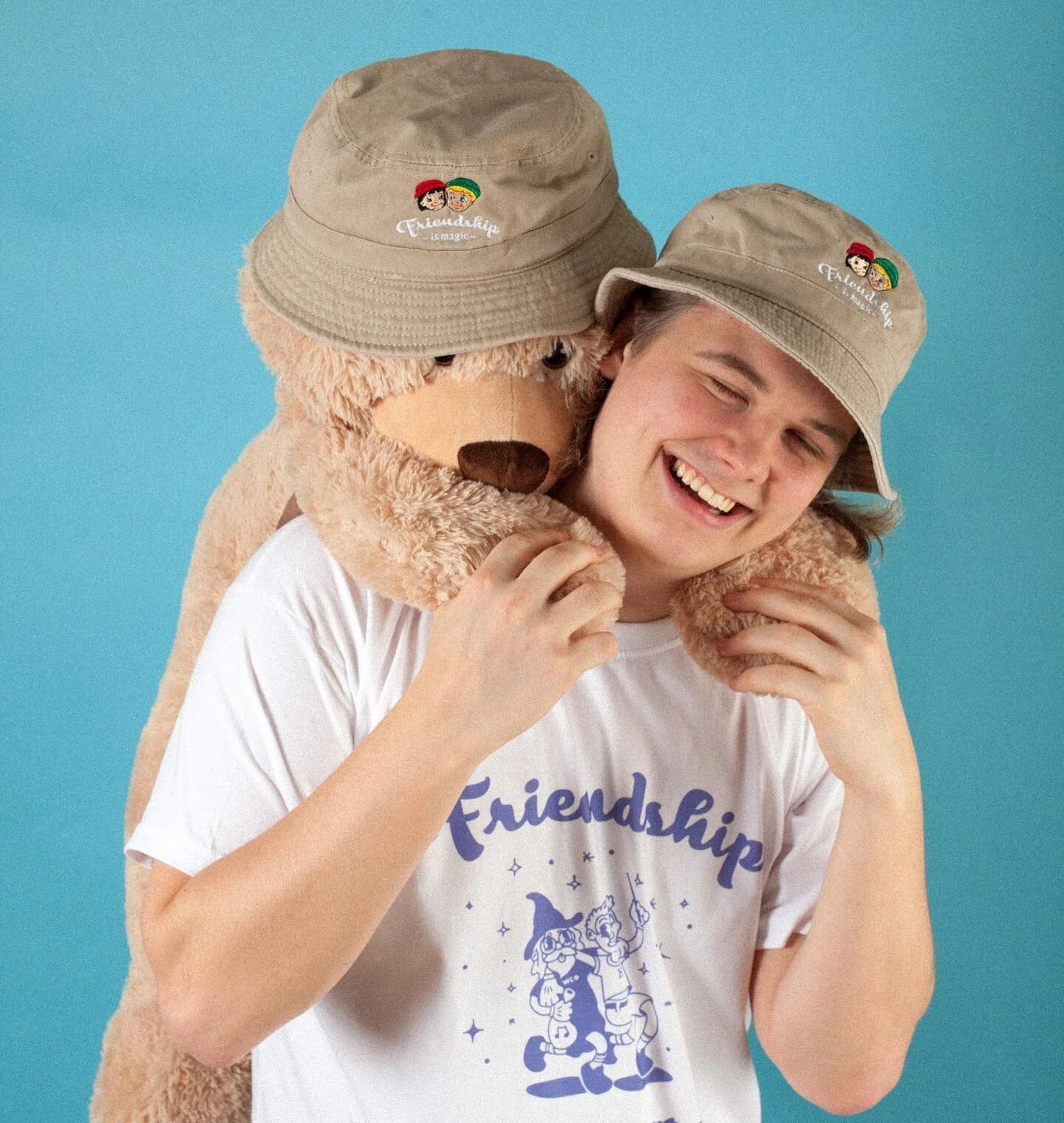 ~ friendship is magic ~ en drits&oslash;t kolleksjon mekket av meg og @wizardcompany i samarbeid med snilleste @kjartanlauritzen &lt;3 (illustrasjoner og grafisk design, 2020)