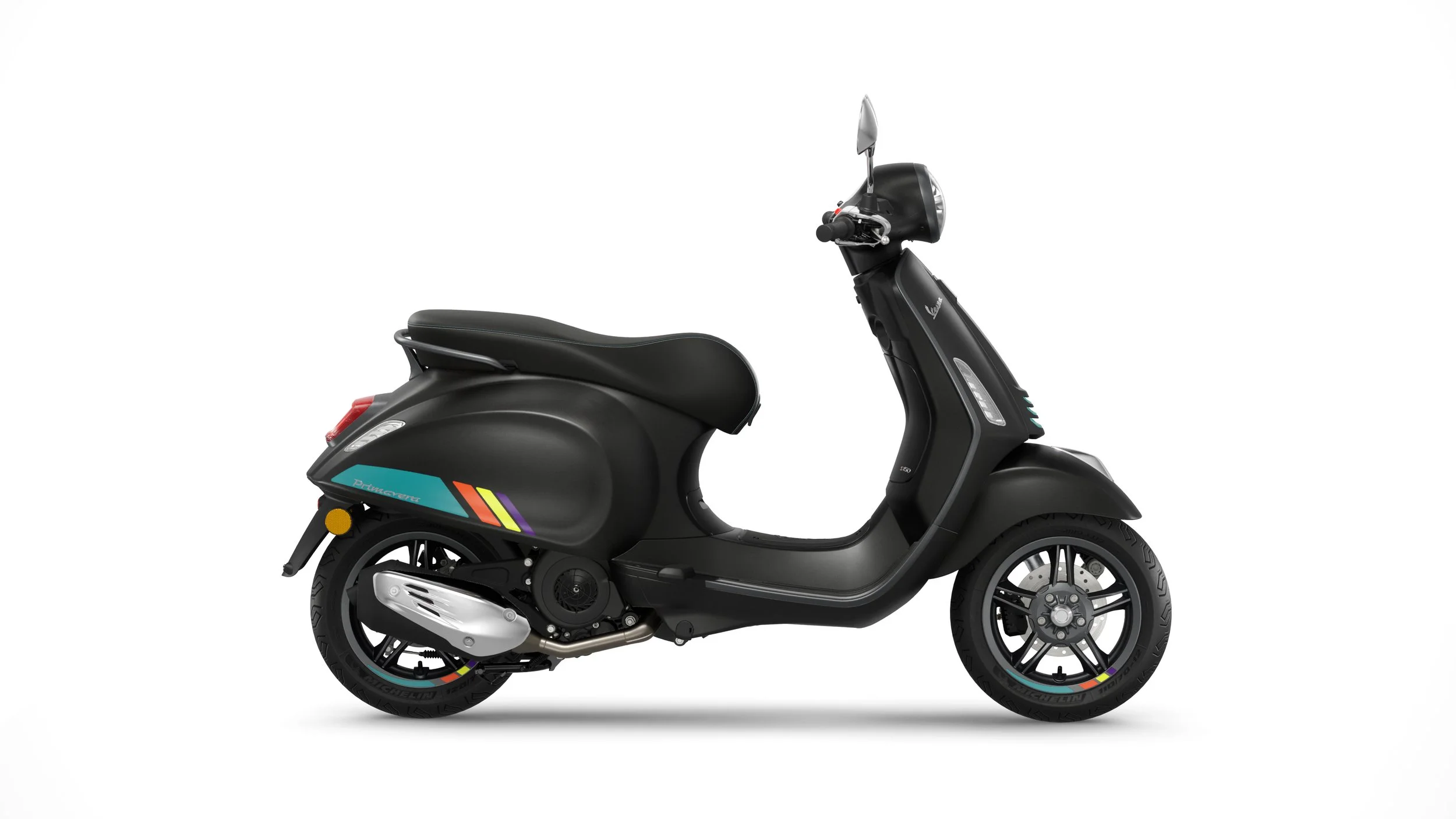 Vespa_Primavera_S_150_NeroConvintoOpaco_Lat-DX.jpg