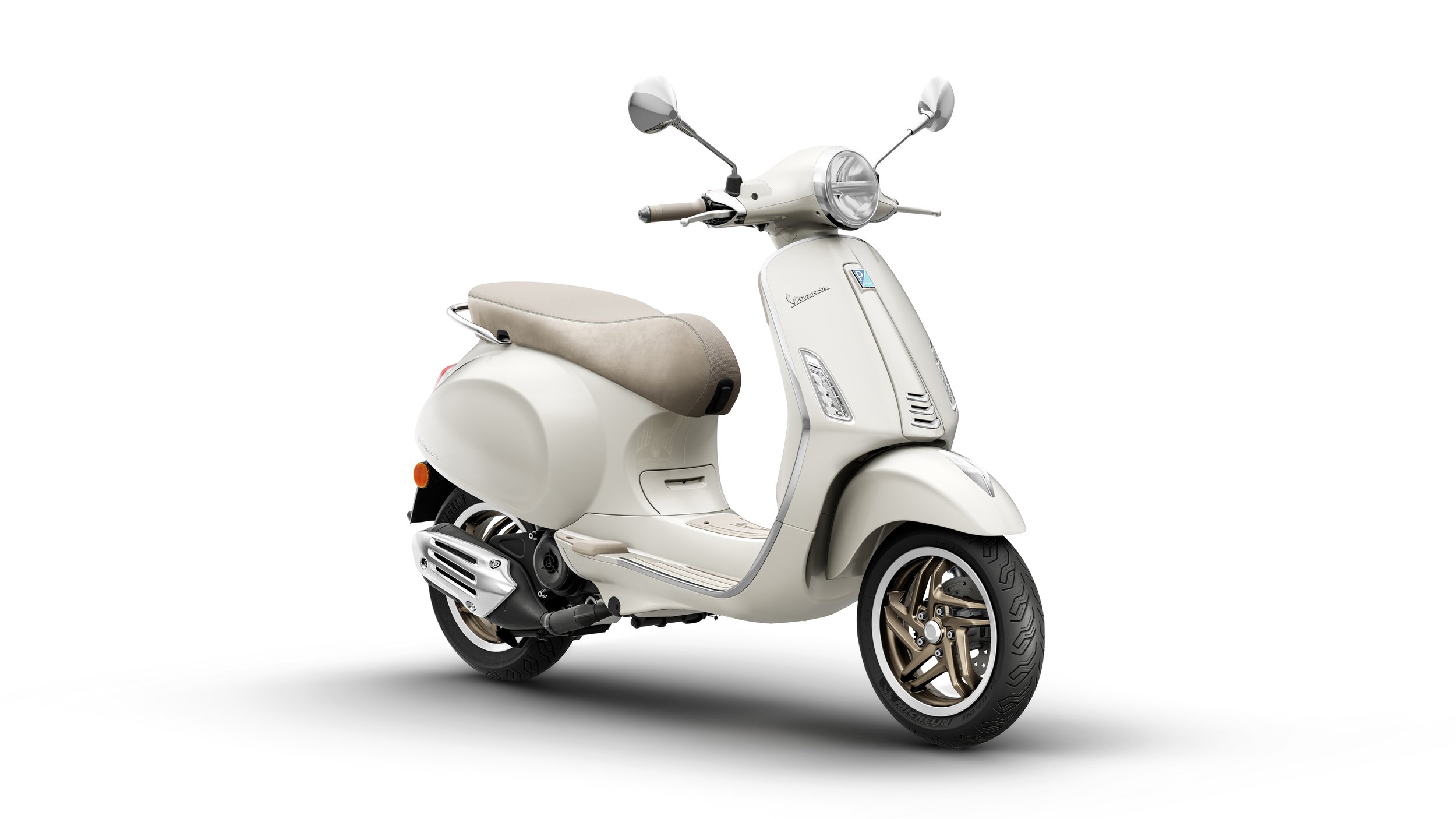 Vespa_Primavera_S_50_Bianco_3-4_Ant_Dx.jpg