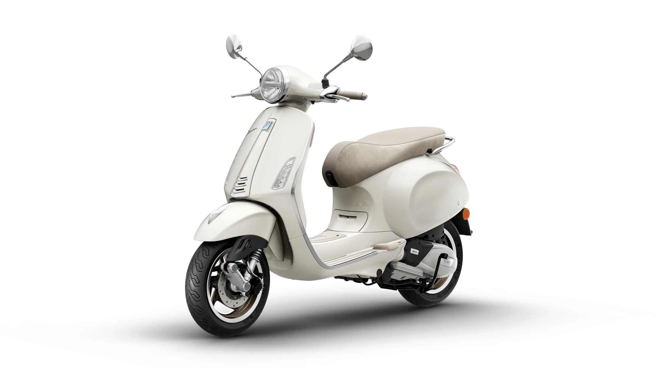 Vespa_Primavera_S_150_Bianco_3-4_Ant_Sx.jpg