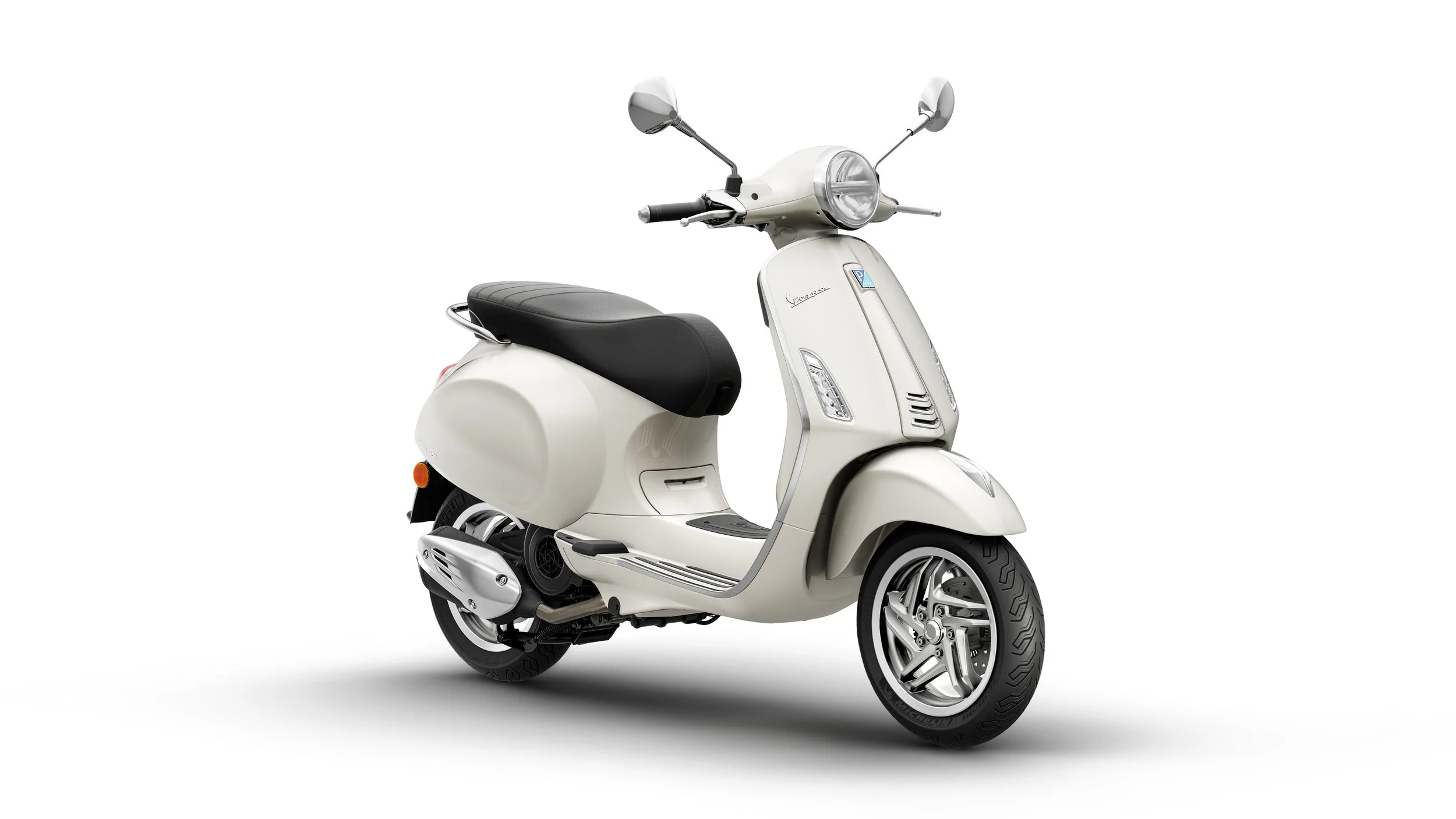 Primavera_150_Bianco_Innocente_3-4_Ant_Dx.jpg